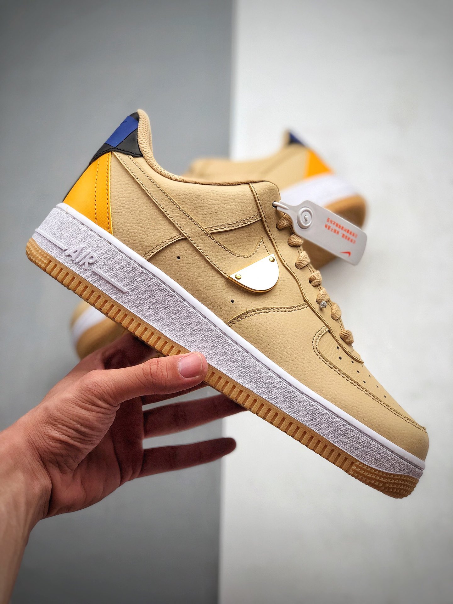 210 NIKE AIR FORCE 1 *07 LV8 1HO20 NBA联名  金属探测仪栗棕色空军一号低帮  货号：CT2298-200