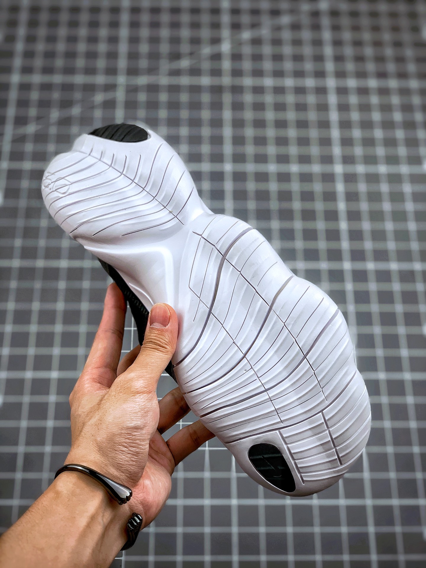 170  NIKE FREE RN 黑白 2020款  赤足轻便跑鞋 白蓝 CI9921-001