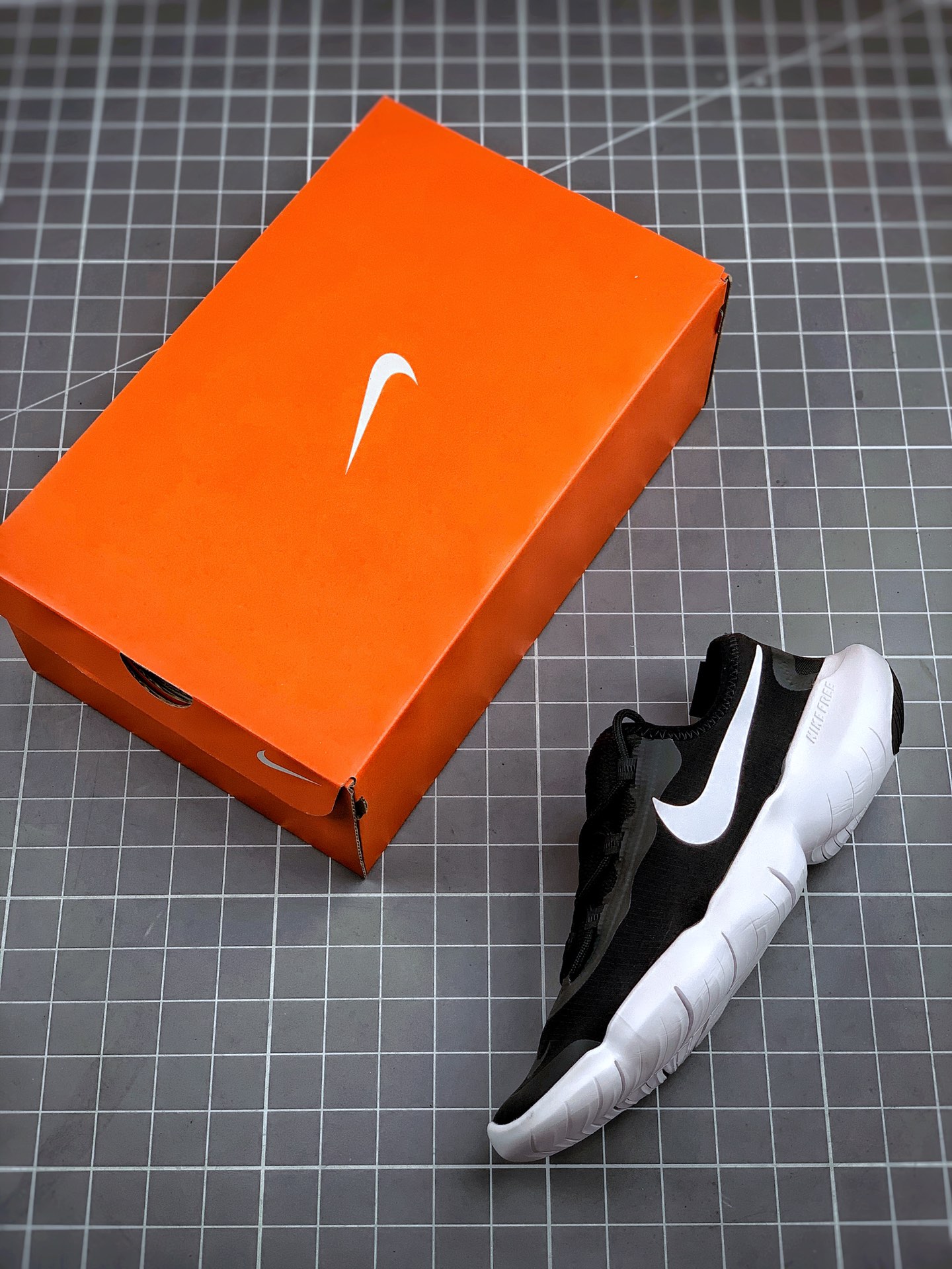 170  NIKE FREE RN 黑白 2020款  赤足轻便跑鞋 白蓝 CI9921-001