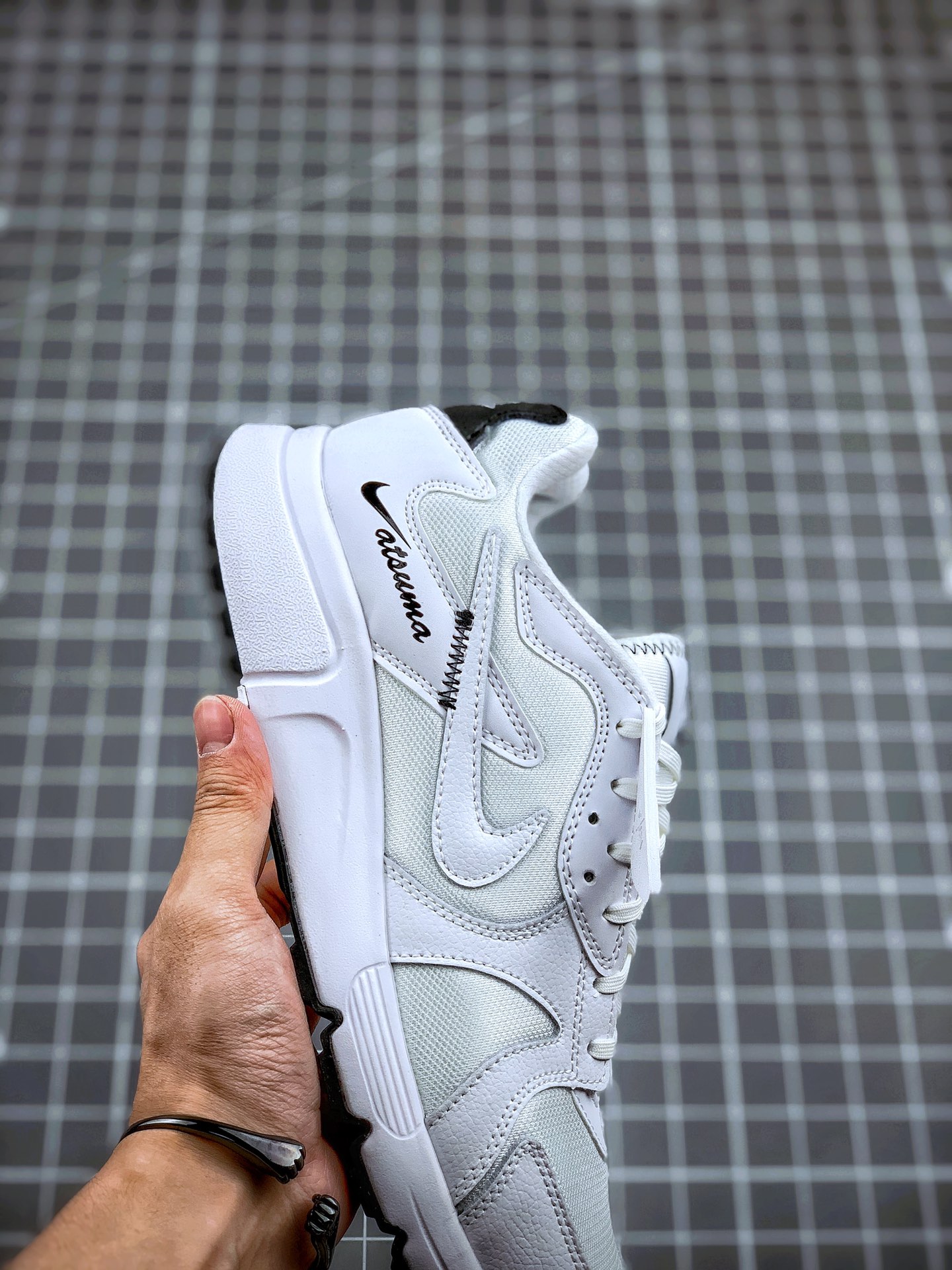 180 Nike Atsuma 耐克2020新款 将真正的90年代美学与舒适的跑鞋技术融合在一起 货号：CD5461-004