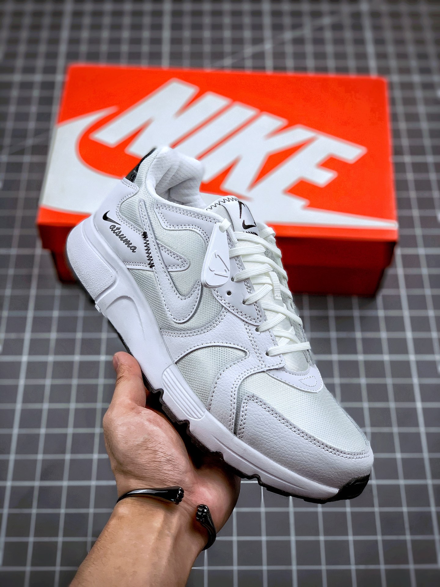 180 Nike Atsuma 耐克2020新款 将真正的90年代美学与舒适的跑鞋技术融合在一起 货号：CD5461-004