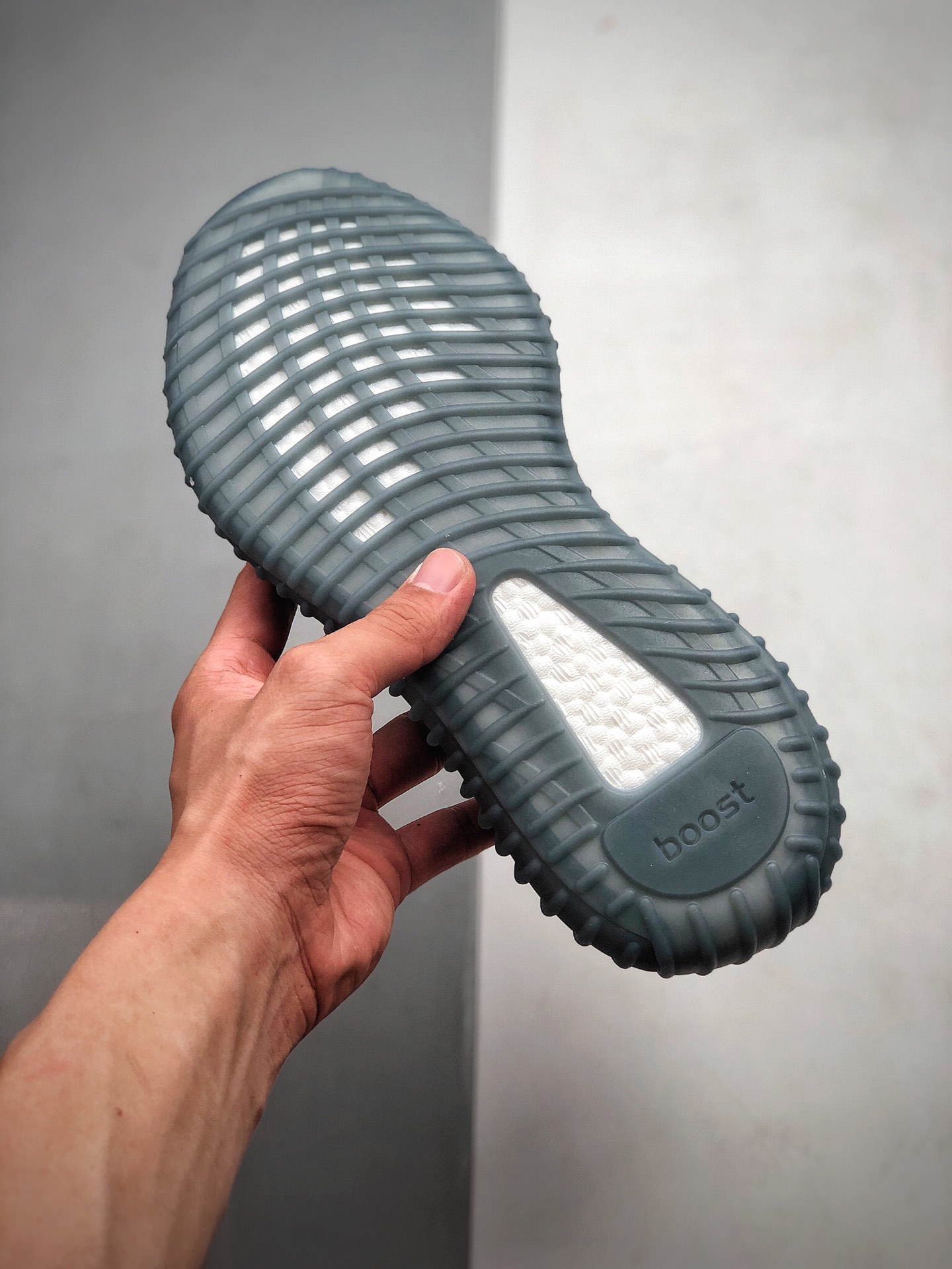 300  Champion x YEEZY BOOST 350 V2 定制联名配色”supeme LV联合创意联名  货号：FZ5429