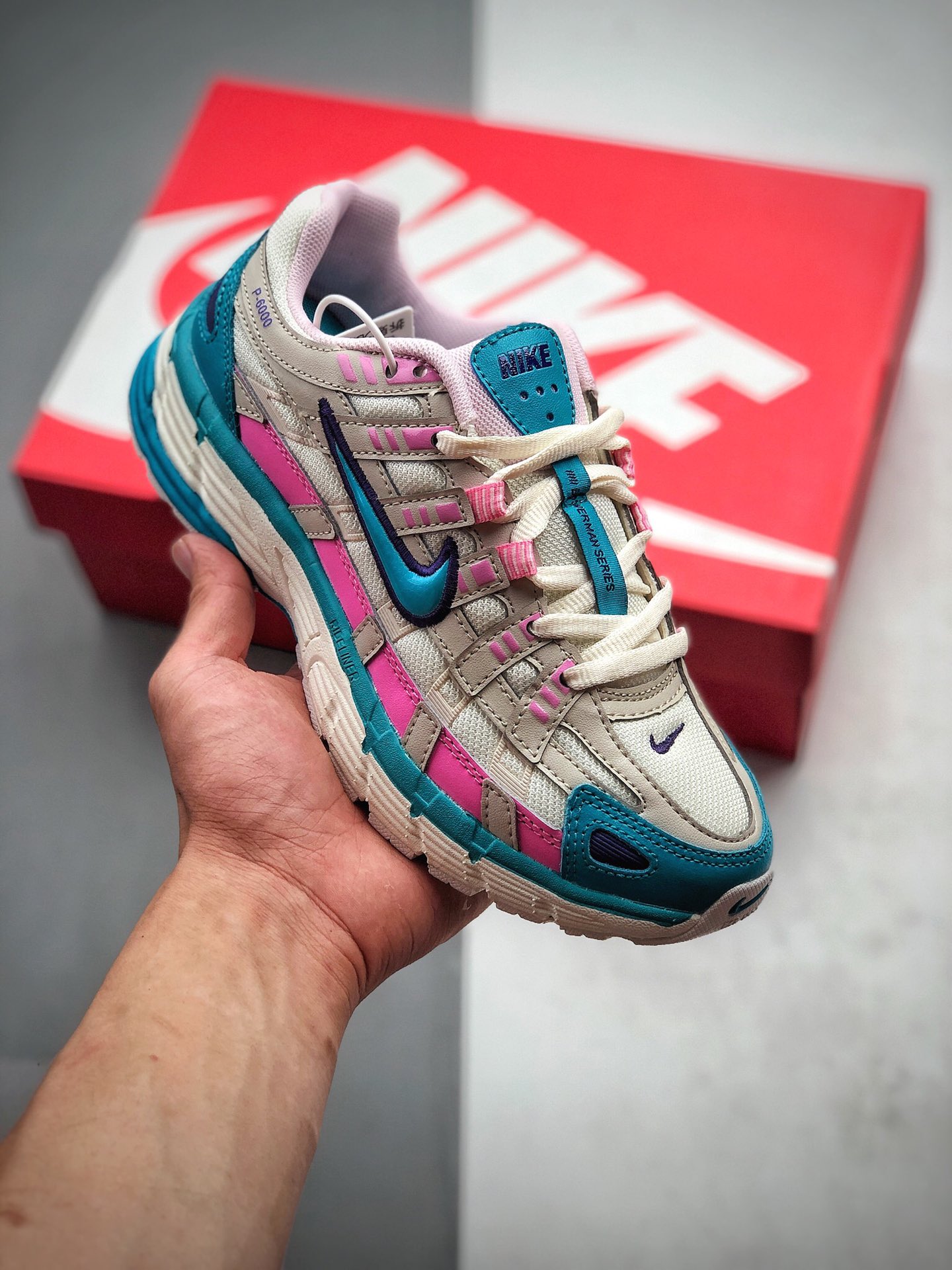 210 耐克Nike P-6000 CNPT”Sail/Teal/Desert Sand”系列复古老爹风休闲运动舒适跑鞋“ 货号：CK2961-031