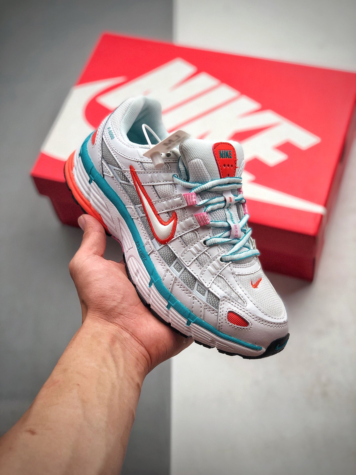 210 耐克Nike P-6000 CNPT”Sail/Teal/Desert Sand”系列复古老爹风休闲运动舒适跑鞋“ 货号：BV1021-105