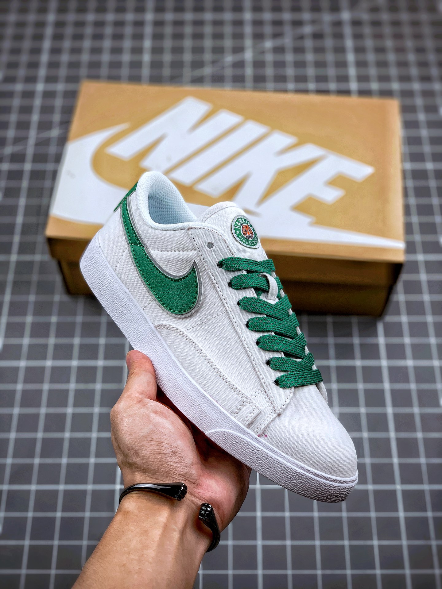 160 Stranger Things x Nike Blazer Mid “Hawkins High” 怪奇物语联名 AV9371-718