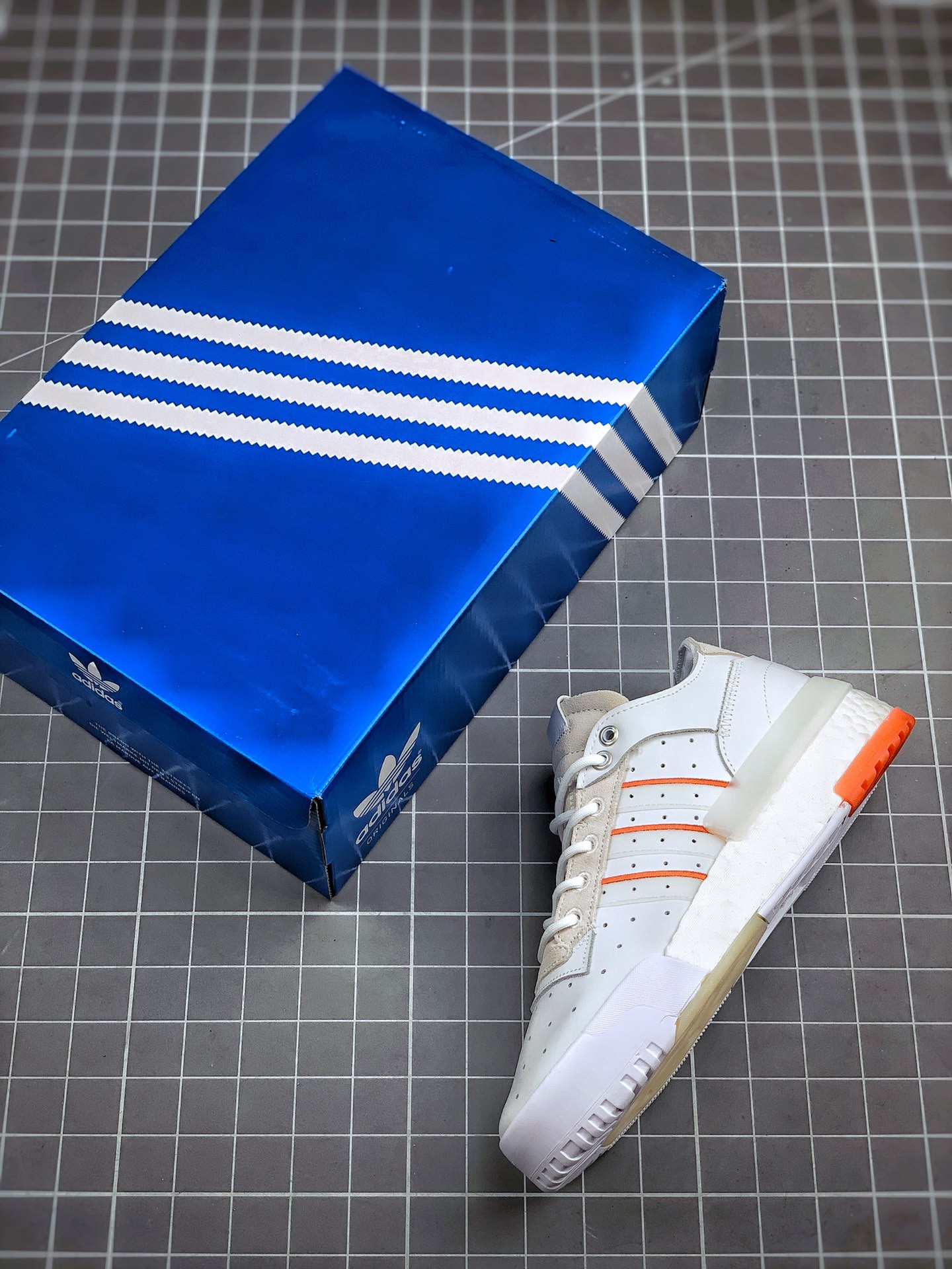220 Adidas Rivalry RM 三叶草男女款板鞋  EF6437