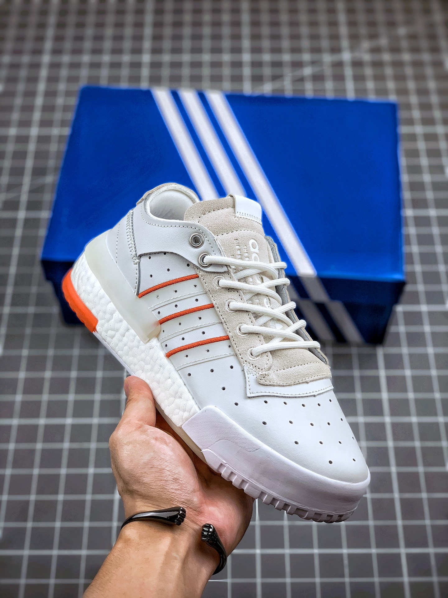 220 Adidas Rivalry RM 三叶草男女款板鞋  EF6437