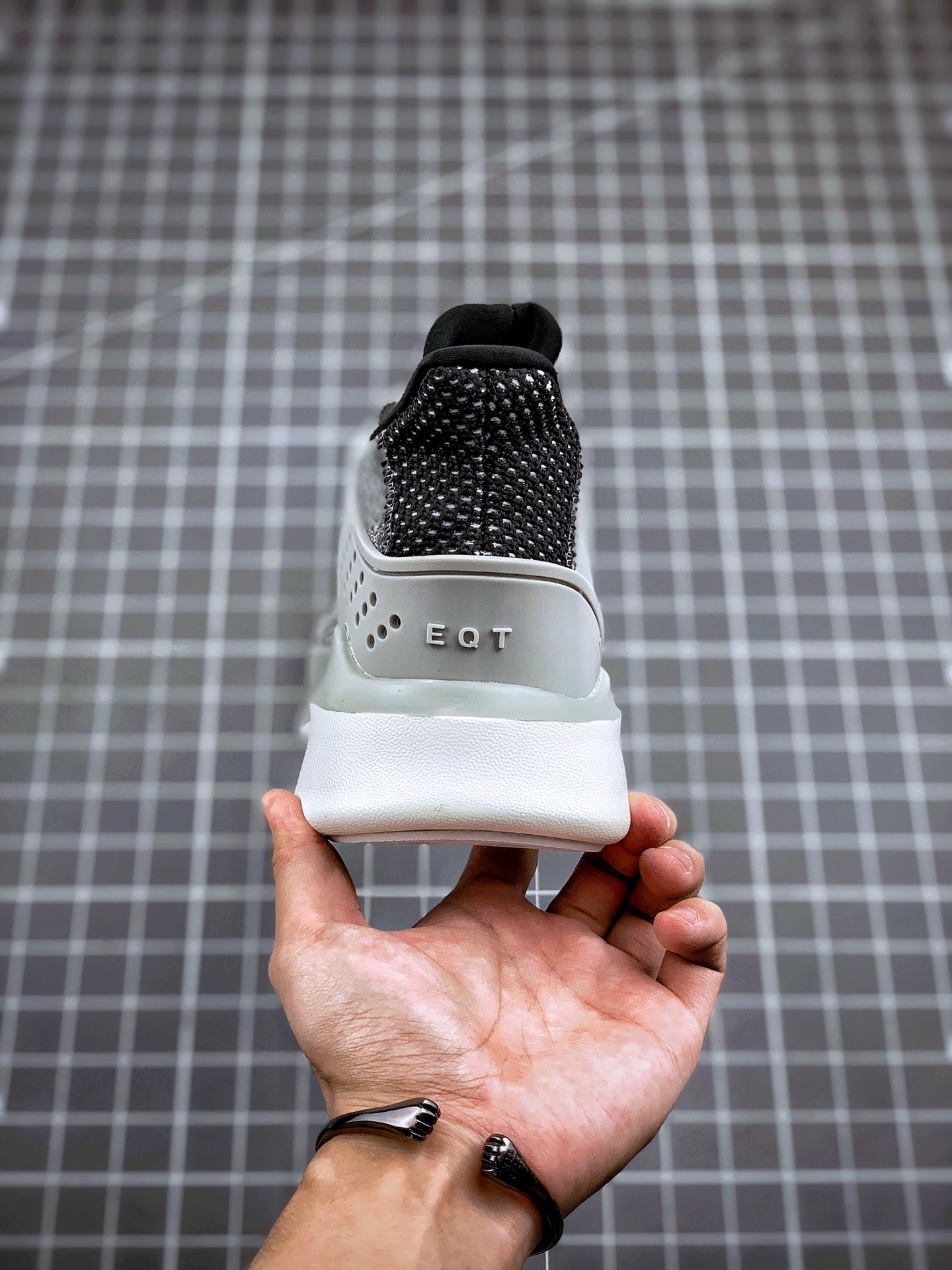 180  Adidas EQT Bask ADV 黑白灰 B37546