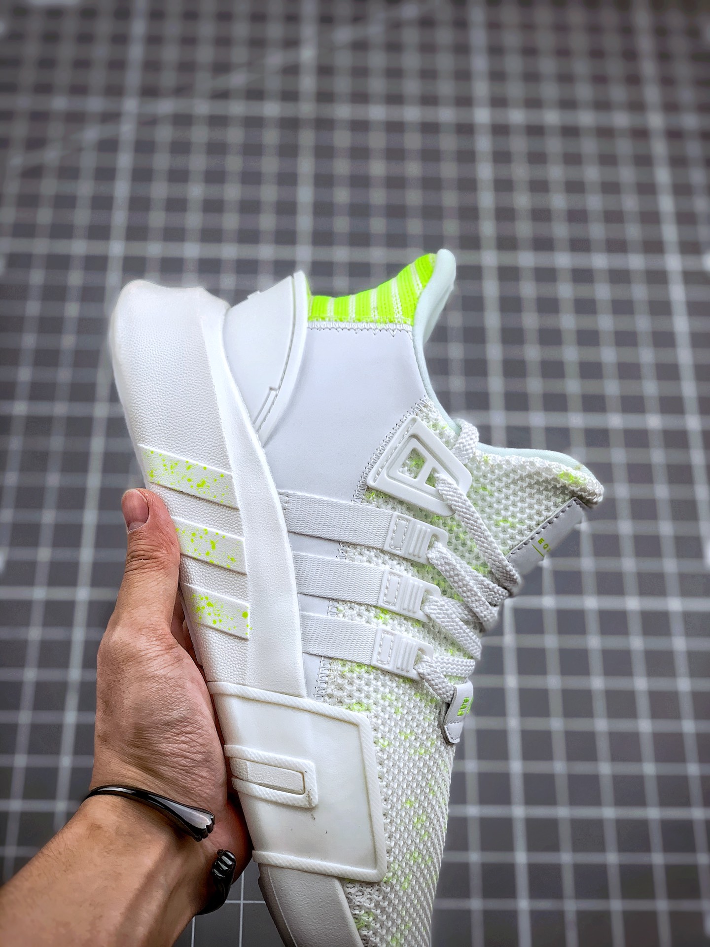 180 Adidas EQT Bask ADV 白荧光绿 货号：EE5048