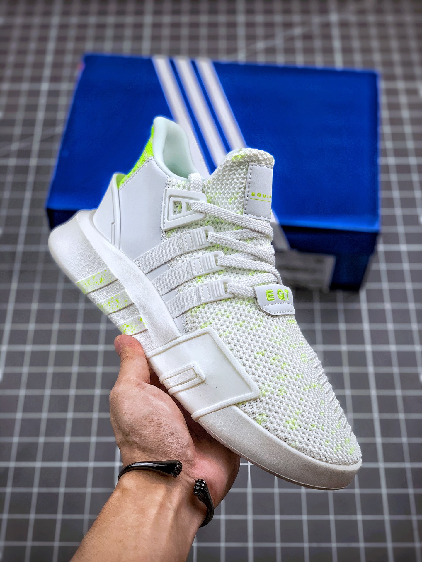 180 Adidas EQT Bask ADV 白荧光绿 货号：EE5048