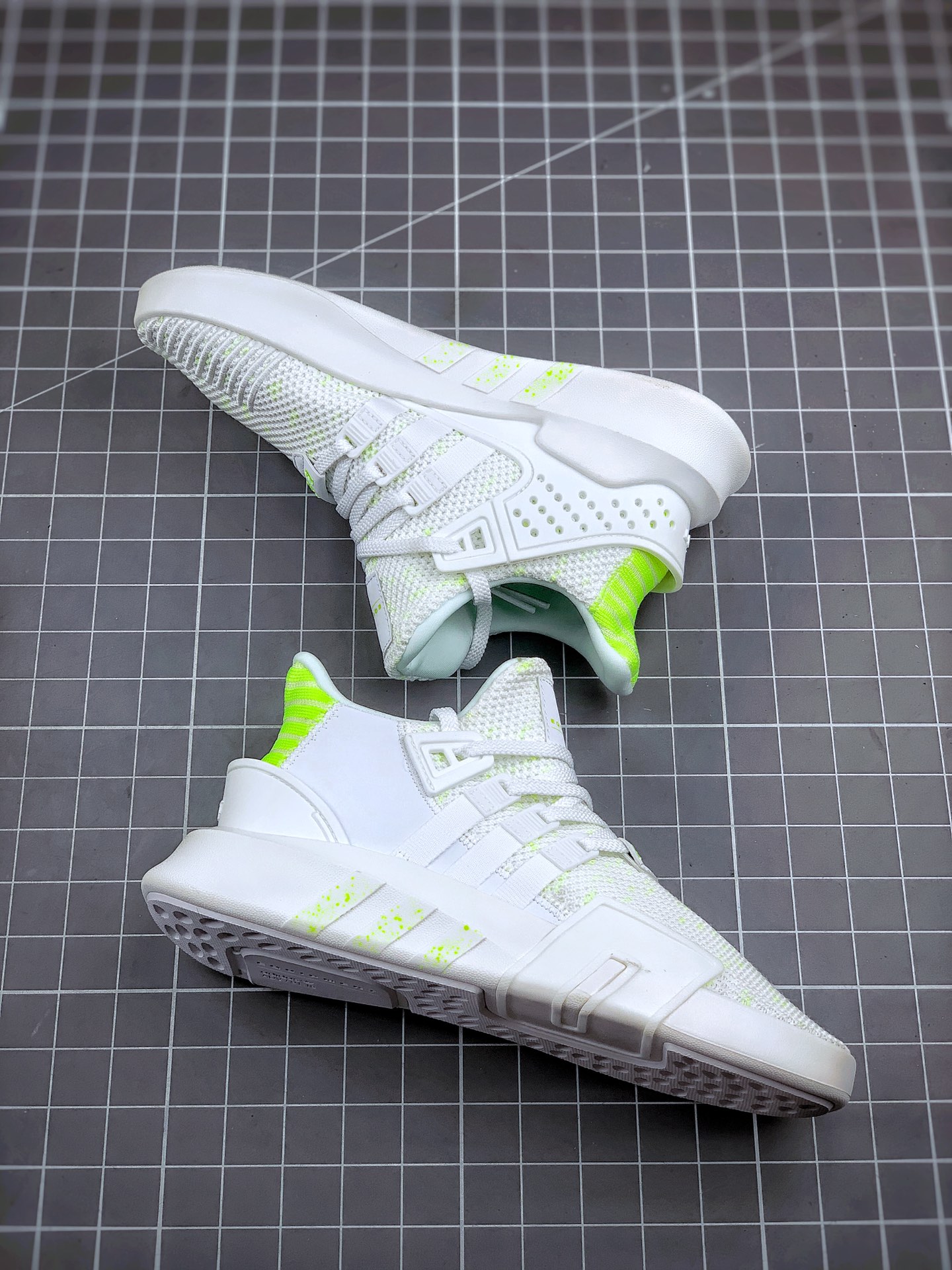 180 Adidas EQT Bask ADV 白荧光绿 货号：EE5048