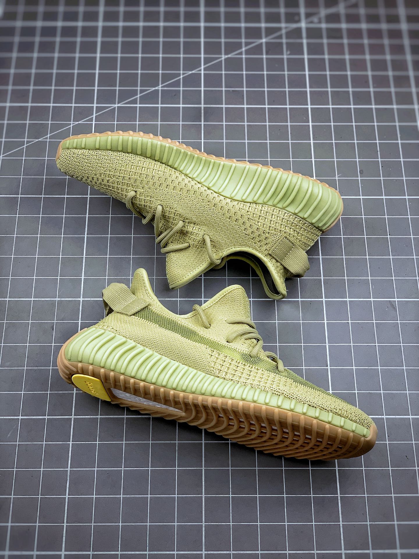 210 Yeezy 350 Boost V2 ”Flax” 抹茶绿