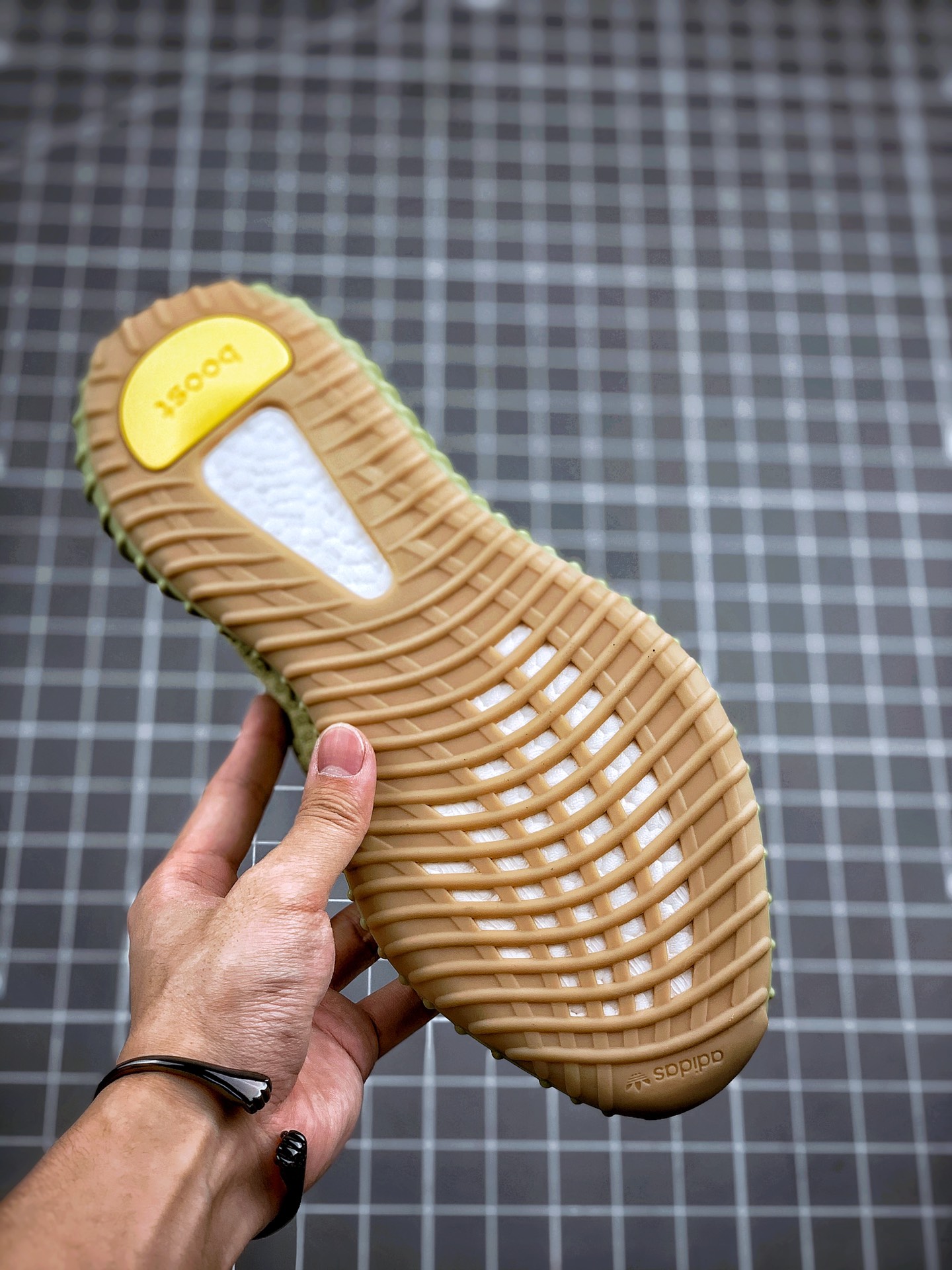 210 Yeezy 350 Boost V2 ”Flax” 抹茶绿