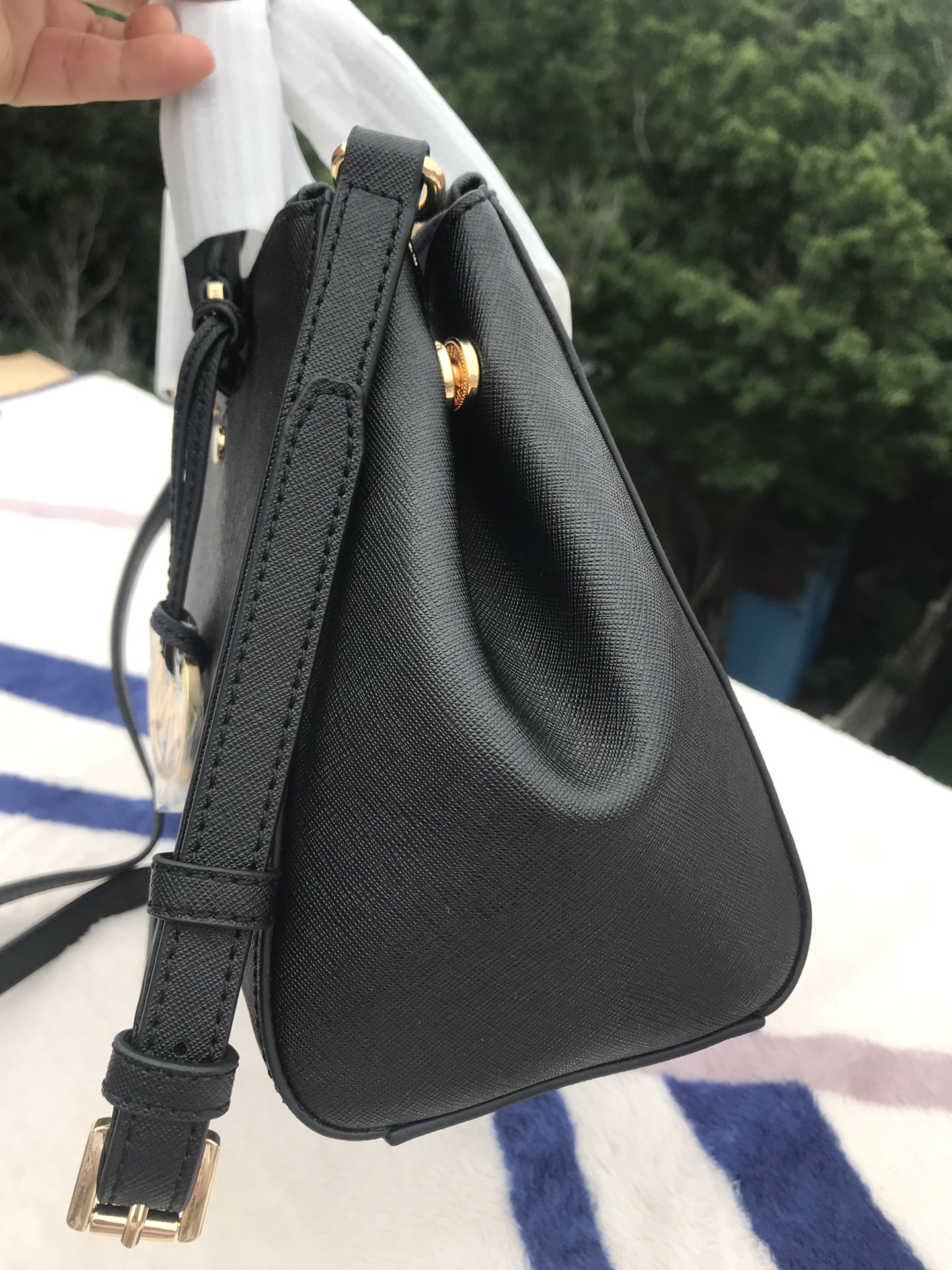 Michael Kors Mk 小号双拉链 杀手包 十字纹牛皮 单肩斜挎手提包 、 又奢华 令女人特质尽显