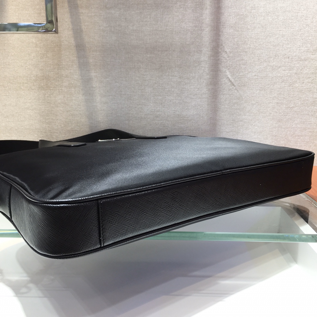 PRADA普拉达进口尼龙布料男士公文包2VE368