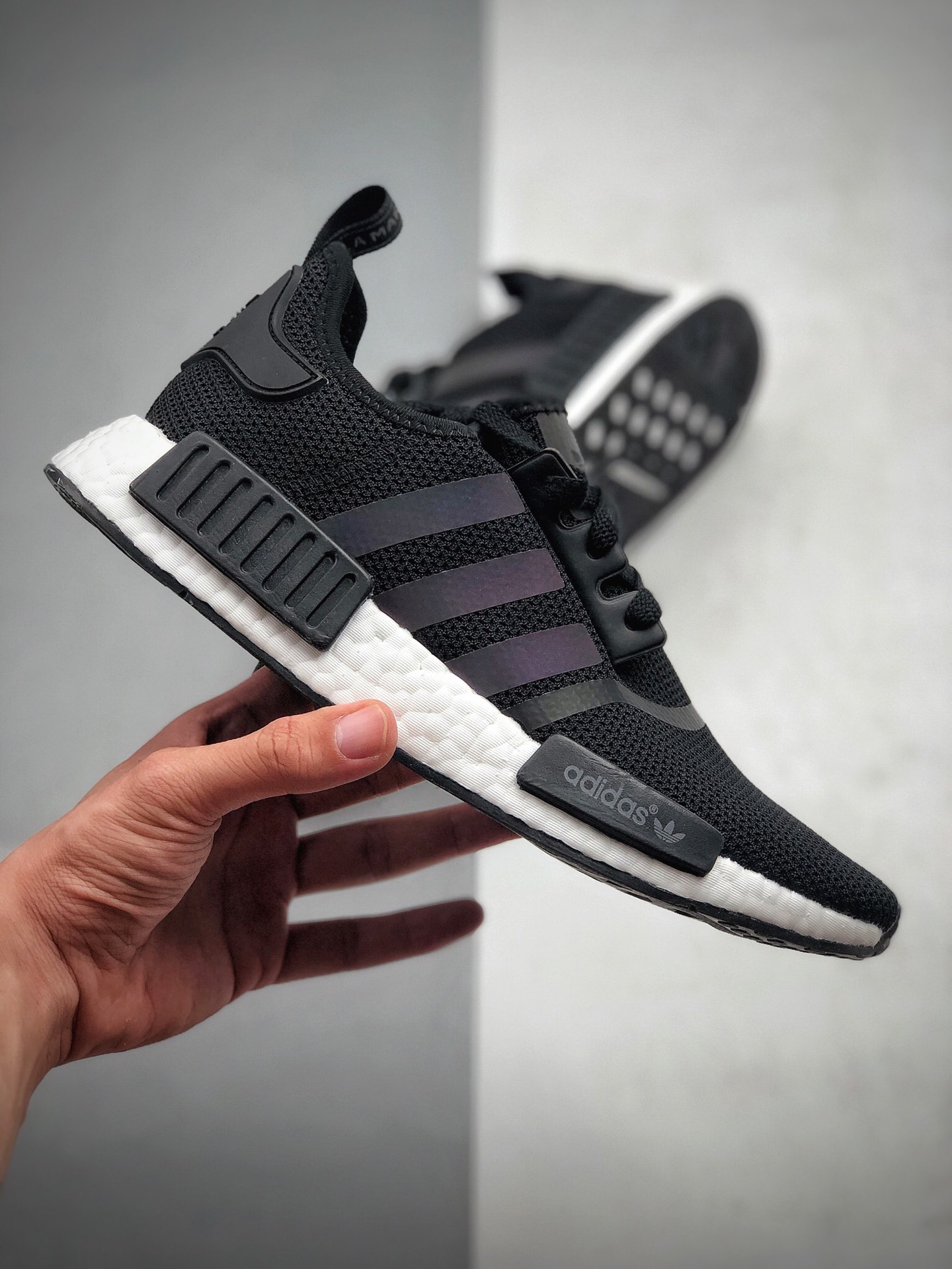 200 Adidas 阿迪达斯 NMD Boost 爆米花超弹中底 针织网面休闲跑步鞋  货号：FV8152