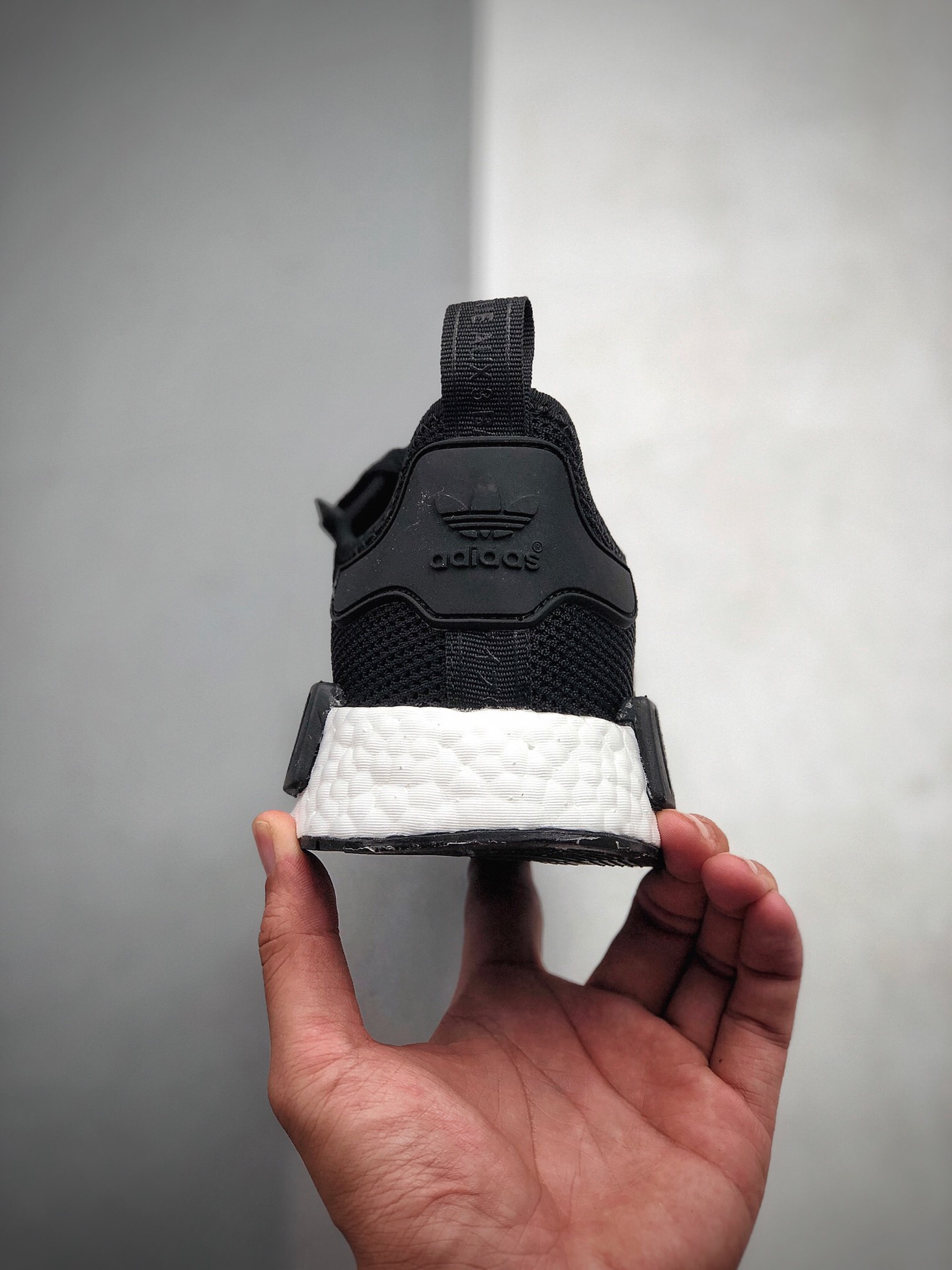 200 Adidas 阿迪达斯 NMD Boost 爆米花超弹中底 针织网面休闲跑步鞋  货号：FV8152