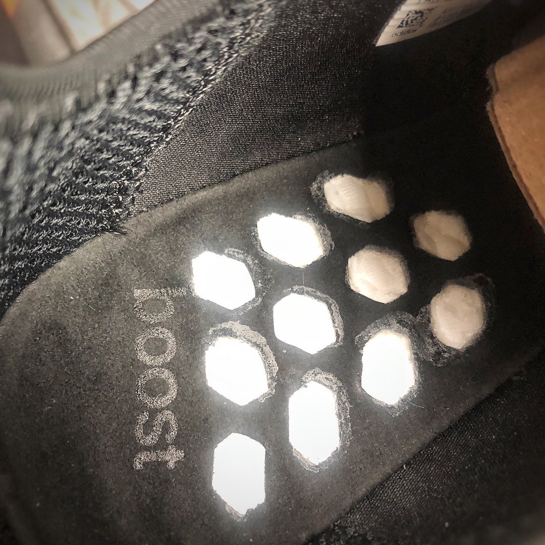 200 Adidas 阿迪达斯 NMD Boost 爆米花超弹中底 针织网面休闲跑步鞋  货号：FV8152