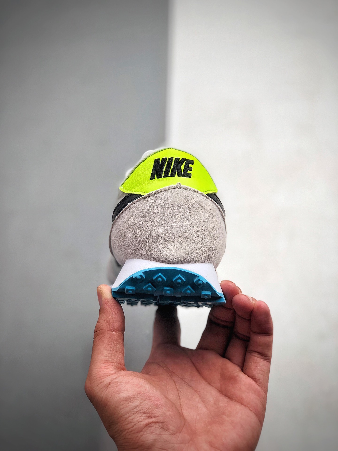 140 Nike Air Daybreak 1979周年顺风华夫系列 网纱透气复古休闲慢跑鞋  货号：CK2351-426