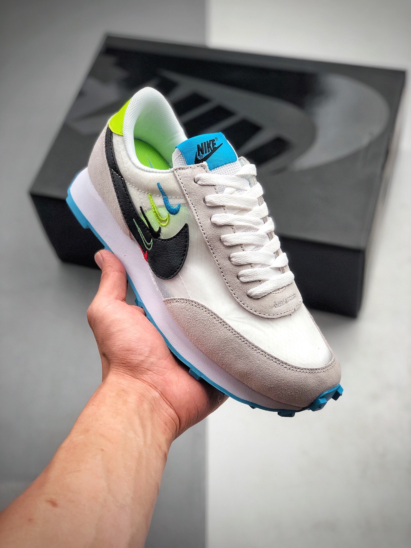 140 Nike Air Daybreak 1979周年顺风华夫系列 网纱透气复古休闲慢跑鞋  货号：CK2351-426