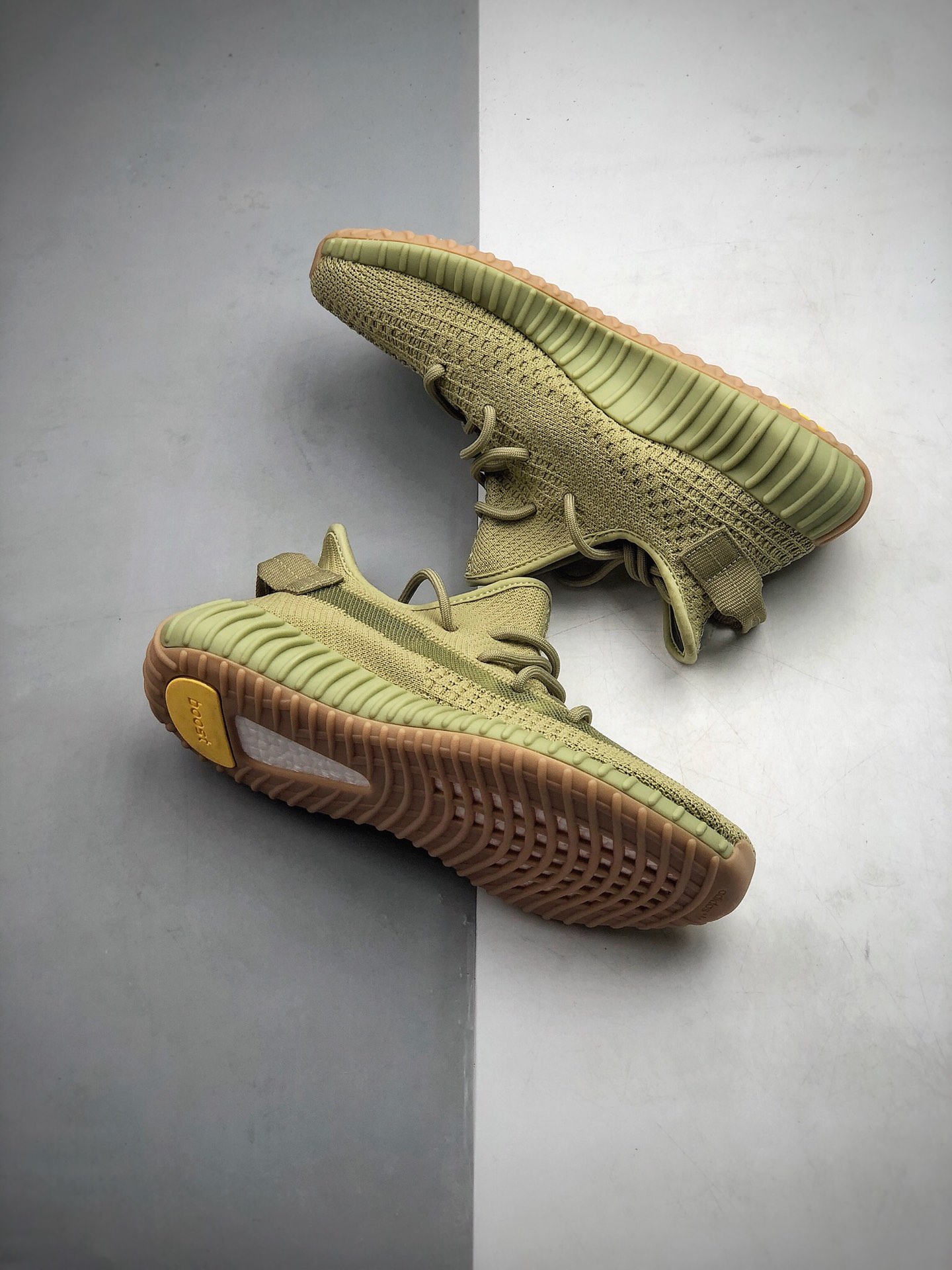 190 公司级真爆 Adidas Yeezy 350 Boost V2 抹茶绿 货号：FY5346