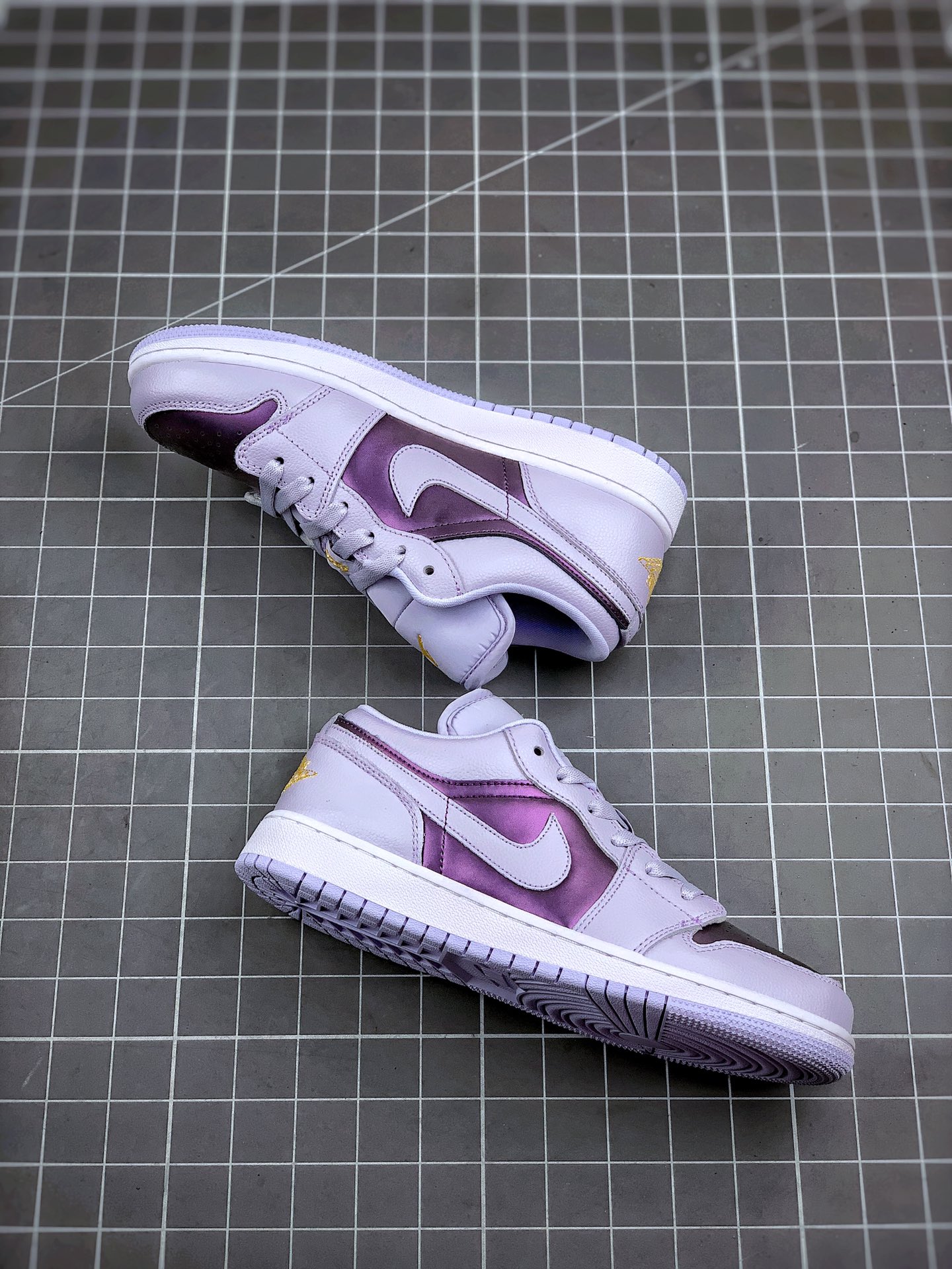 210 Air Jordan 1 Low 电光紫