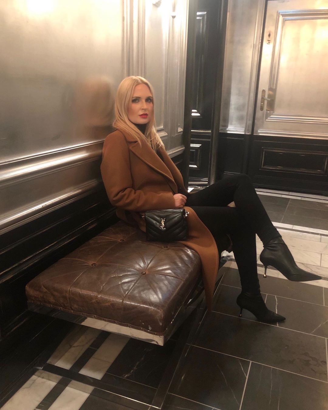 YSL LouLou 20CM 迷你斜挎包 467072黑色/银扣