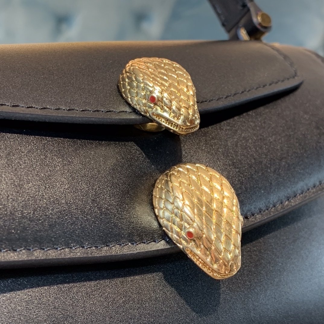 Alexander Wang X BVLGARI合作限量款意大利小牛皮手提包288737