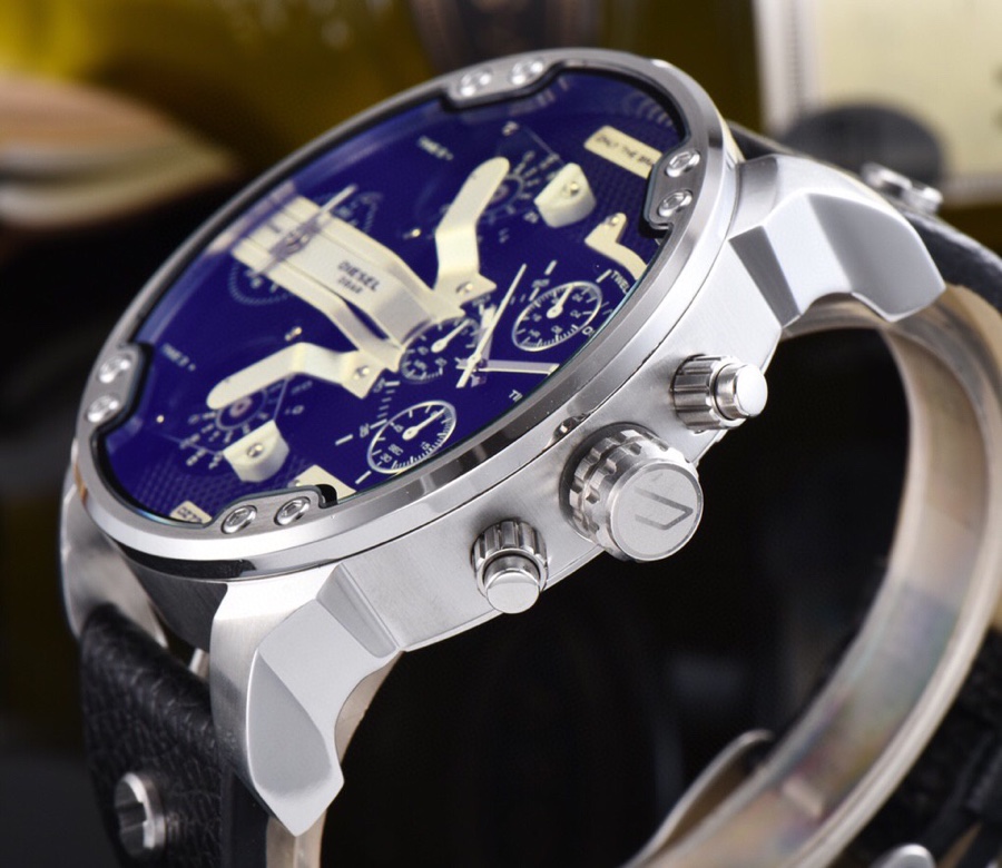 “DIESEL Watch Features: Quakers Queue Style, 57mm x 13mm Size, Swiss Stone Core.” - 图片 5