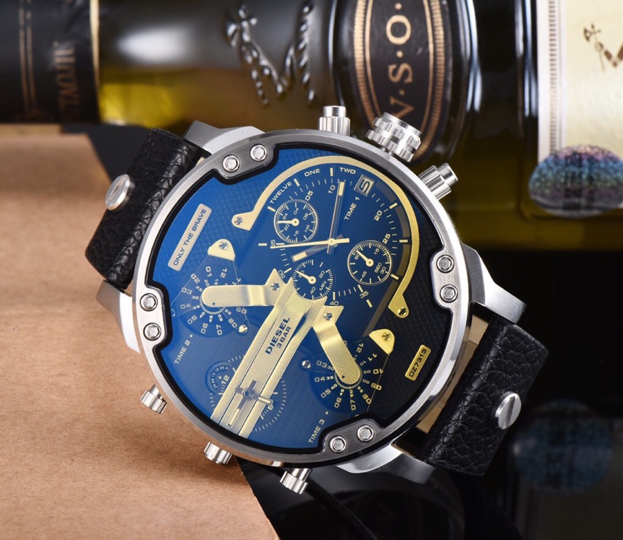 “DIESEL Watch Features: Quakers Queue Style, 57mm x 13mm Size, Swiss Stone Core.” - 图片 4