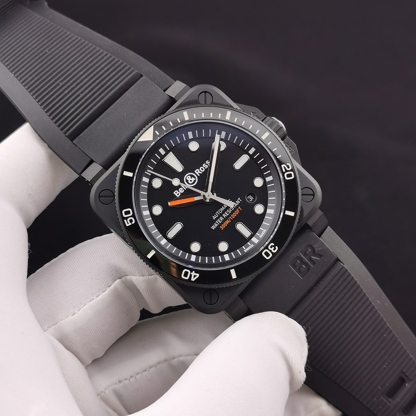 NO:145730,Bell & Ross INSTRUMENTS series BR0392-CAMO-CE/SRB watch (keywords INSTRUMENTS series, copyright@ZW quality, AISI316L stainless steel case, Citizen perfect fully automatic movement, size 42 mm) New diver series For the first time in the brand's history The icon square design inspired by the instruments in the cockpit of the aircraft has been adopted for diver styles. Multiple styles are presented and equipped with super elastic multi-color rubber belts. Personalized watches, originated from life!  ,19860909Bell & Ross柏莱士INSTRUMENTS系列BR0392-CAMO-CE/SRB腕表（关键词INSTRUMENTS系列,copyright@ZW品质,AISI316L精钢表壳,西铁城完美全自动机芯,尺寸42毫米） 新潜水者系列 品牌历史上第一次 受飞机驾驶舱中的仪表启发的图标方形设计 被采用到潜水员款式 多个款式呈现 并配备了超弹性多色橡胶带 个性腕表,源于生活！,,Watch