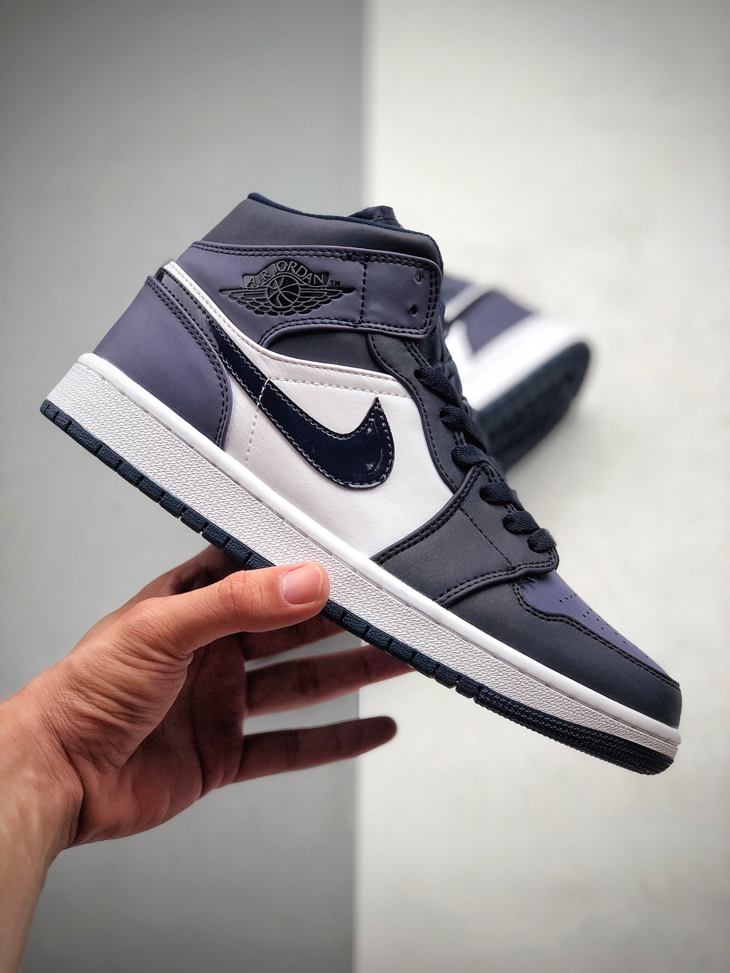 210 Air Jordan 1 Mid AJ1中帮系列“桑德紫” 全头层皮料 货号：554724-445