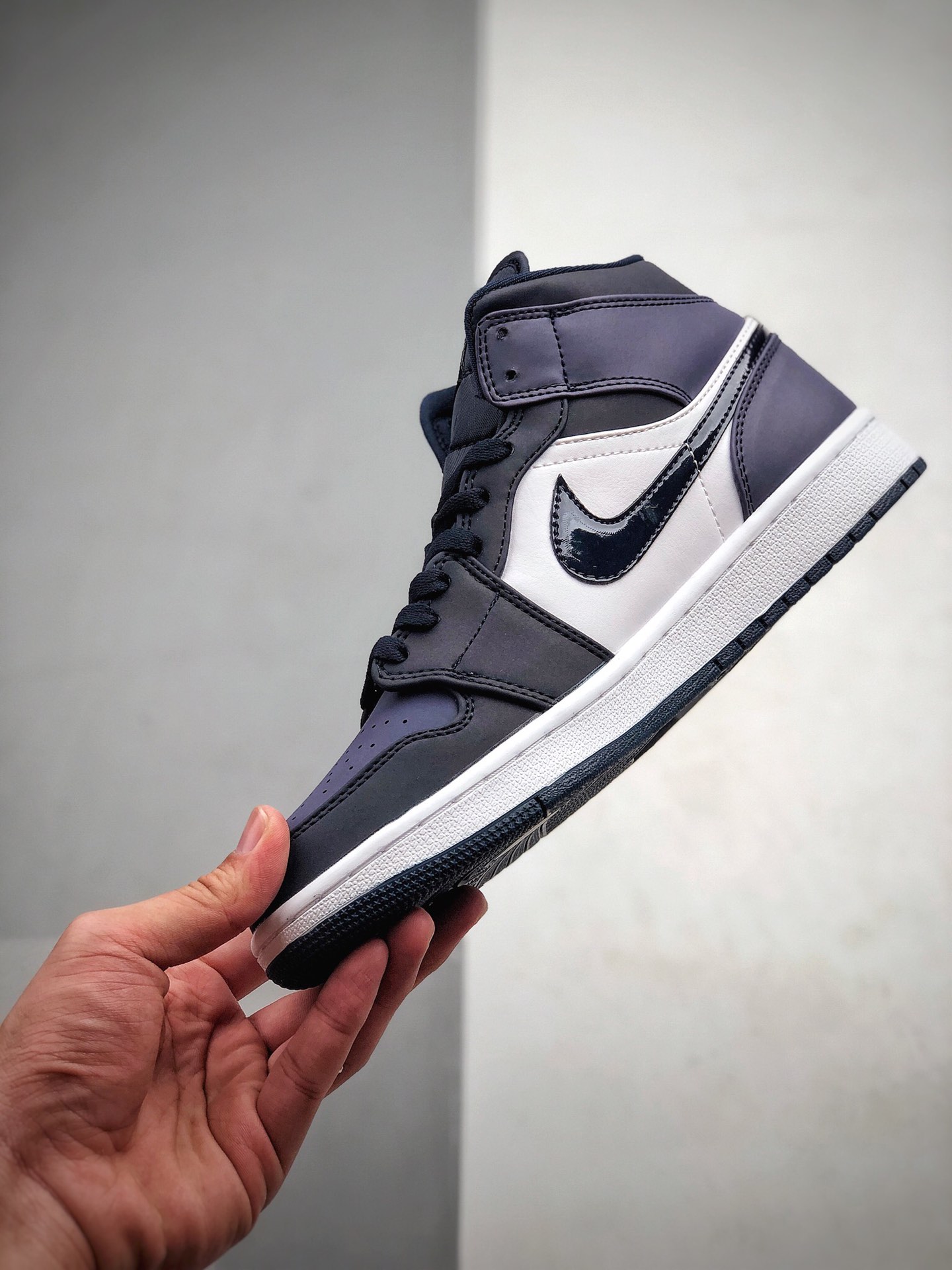 210 Air Jordan 1 Mid AJ1中帮系列“桑德紫” 全头层皮料 货号：554724-445