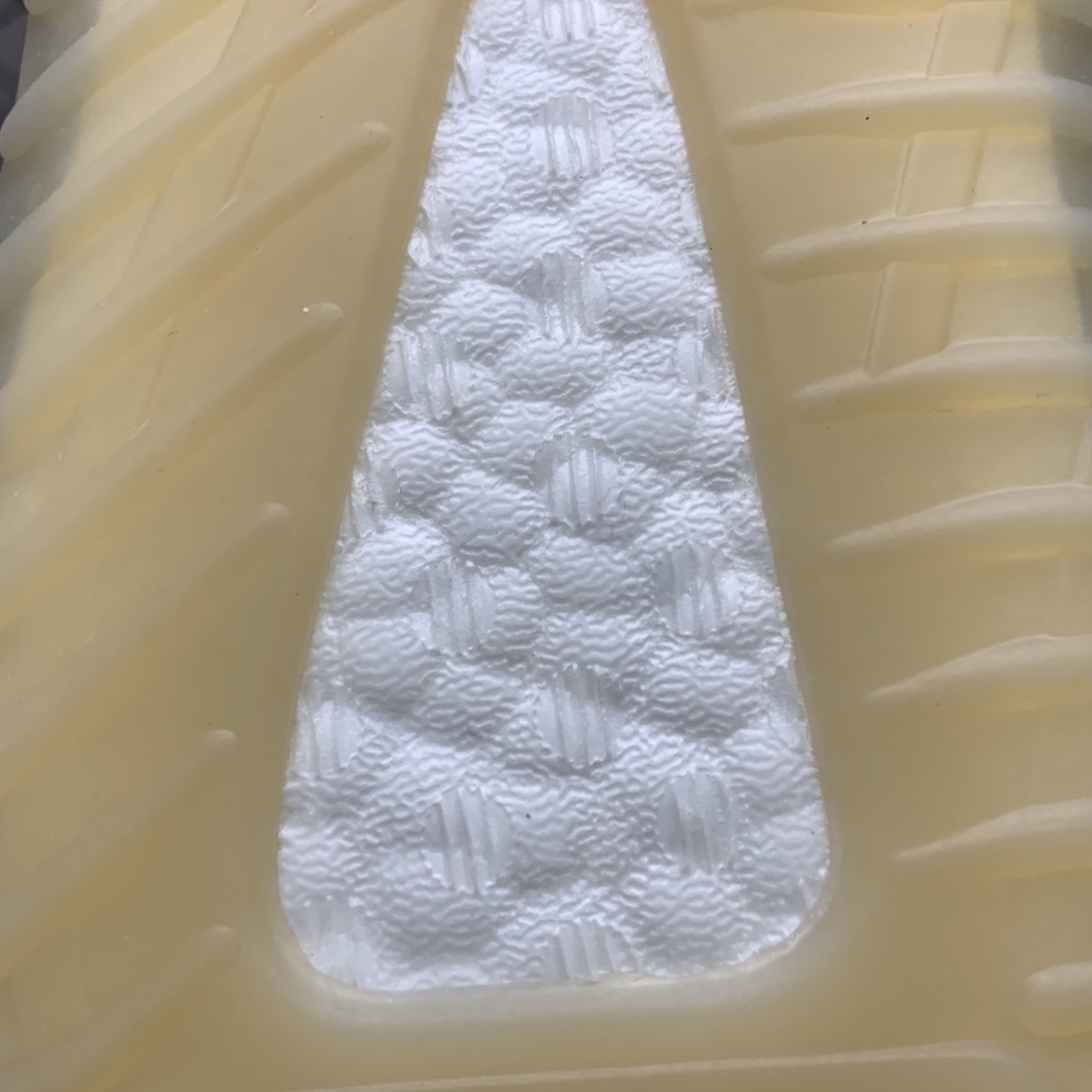 200 Adidas 阿迪达斯 Yeezy 350V2  侃爷椰子350新配色 FZ5421