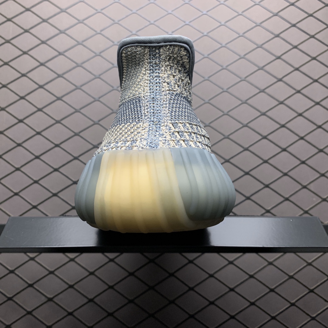 200 Adidas 阿迪达斯 Yeezy 350V2  侃爷椰子350新配色 FZ5421