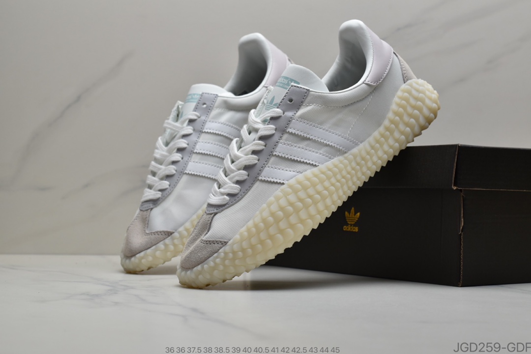 180 公司级 阿迪达斯/Adidas Kamanda 小Yeezy 生胶刺头底 秀气大方的鞋型 气质修身。 货号：G27825