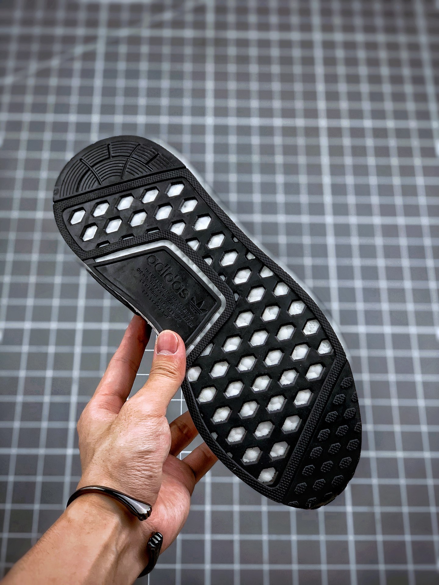 210 Adidas NMD _R1 白黑变色龙 虎扑版本 专柜同步上架