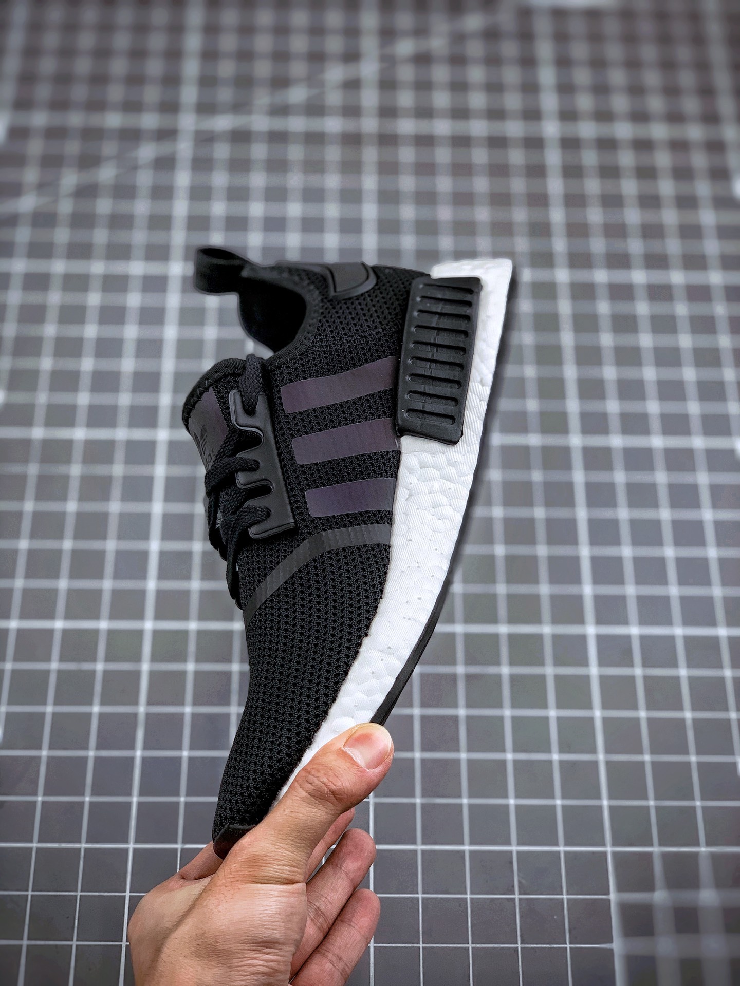 210 Adidas NMD _R1 白黑变色龙 虎扑版本 专柜同步上架