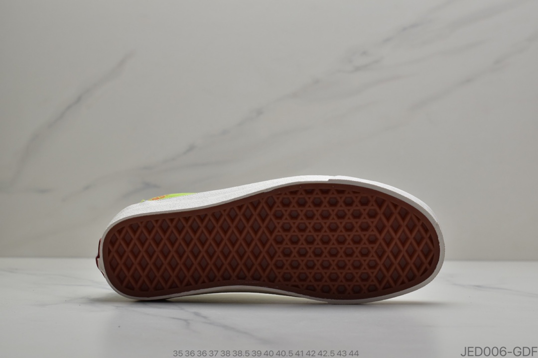 150 公司级Vans Bold Ni 经典雾霾蓝/荧光绿 采用多Logo填满鞋身