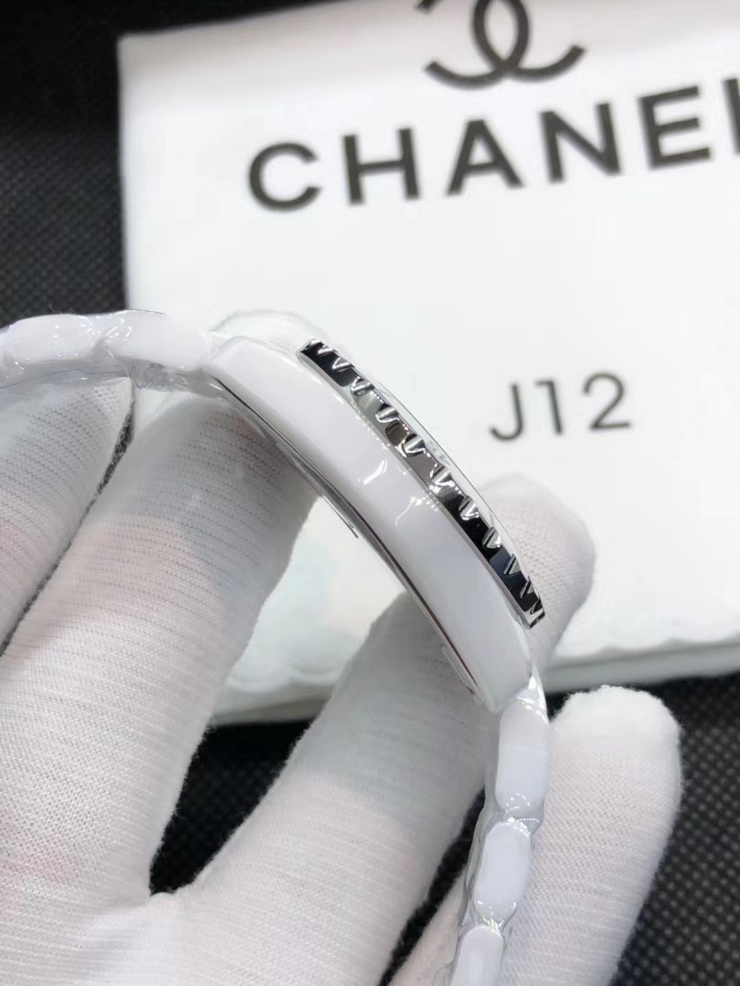 Chanel 香奈儿J2陶瓷女表，全白不会脏，非常耐用耐看