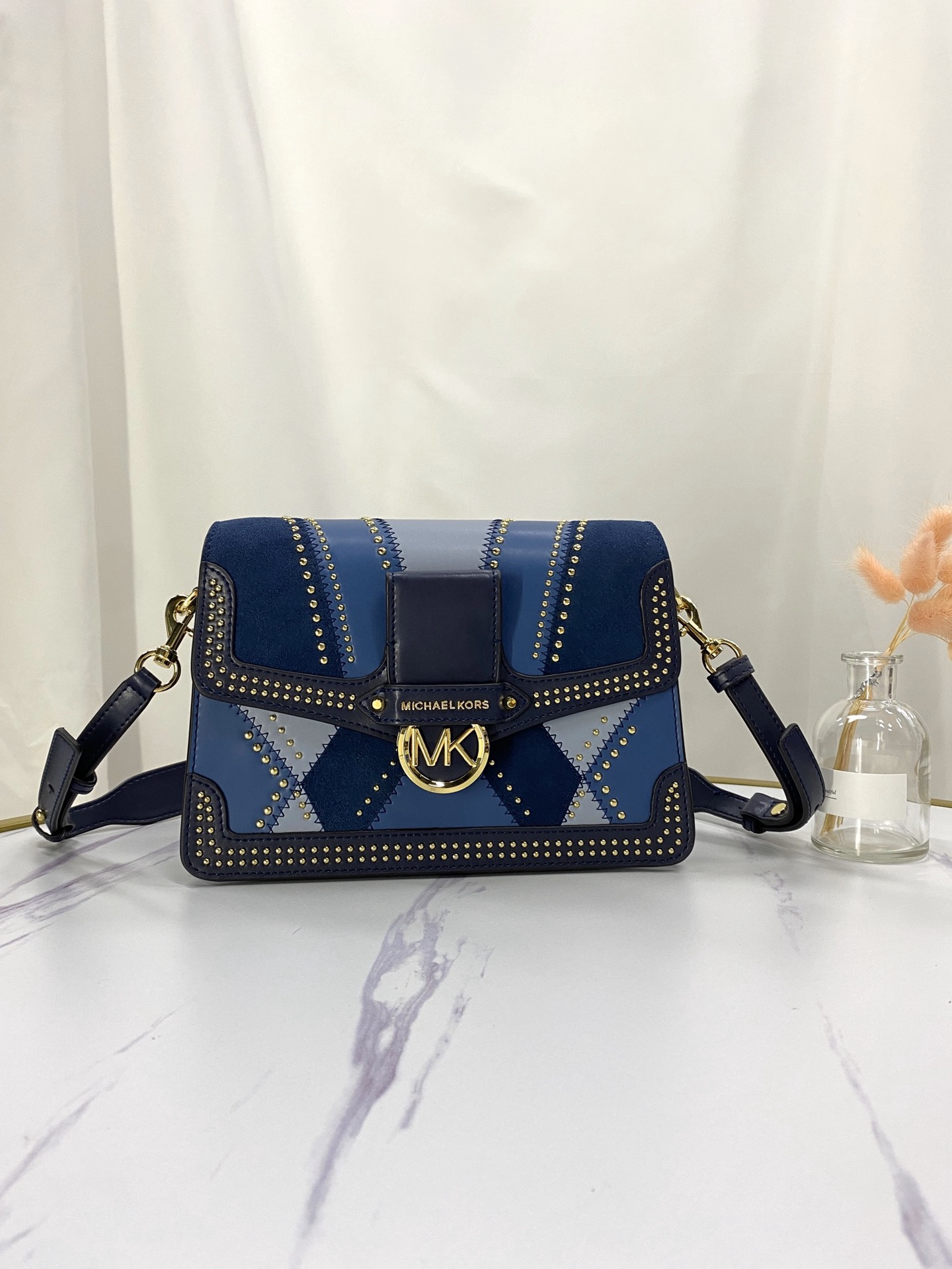 Michael Kors 拼色款酒神磨砂钉钉蓝 MK 拼色拼接款斜挎包