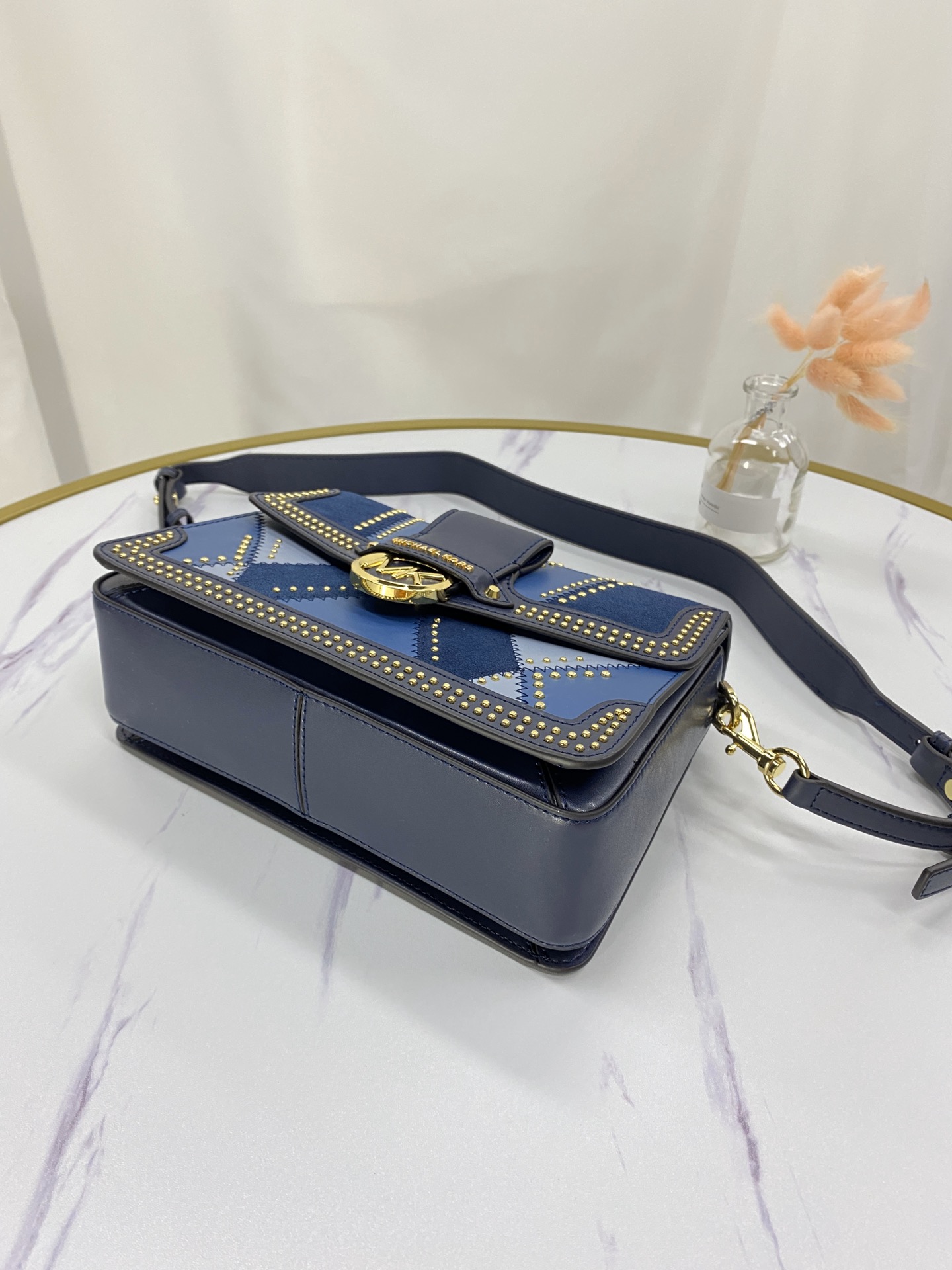 Michael Kors 拼色款酒神磨砂钉钉蓝 MK 拼色拼接款斜挎包