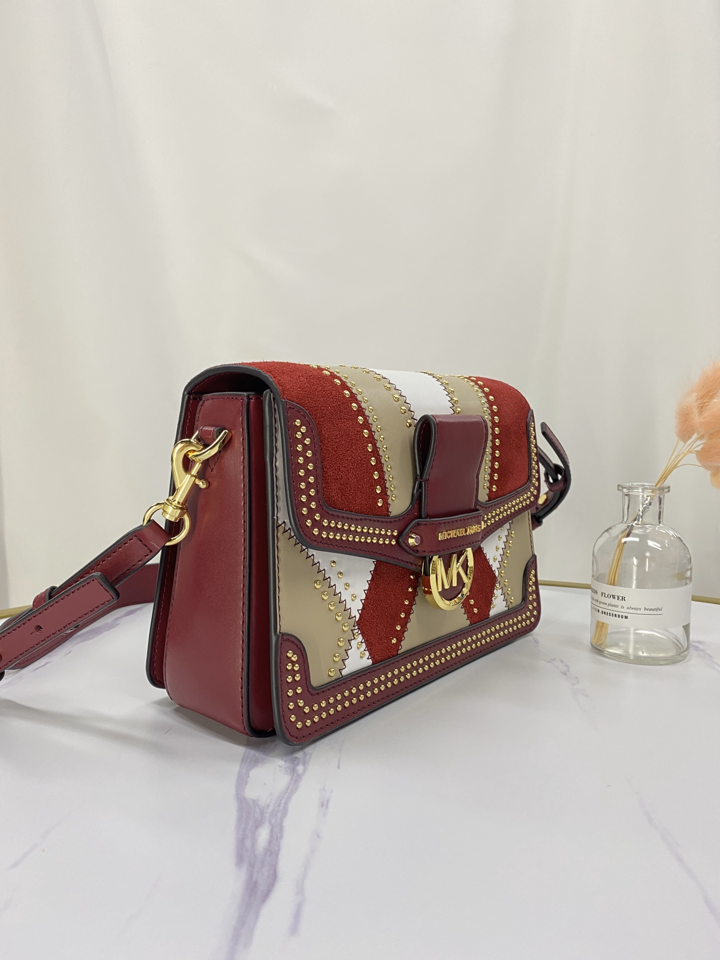 Michael Kors 拼色款酒神磨砂钉钉酒红 MK 拼色拼接款斜挎包