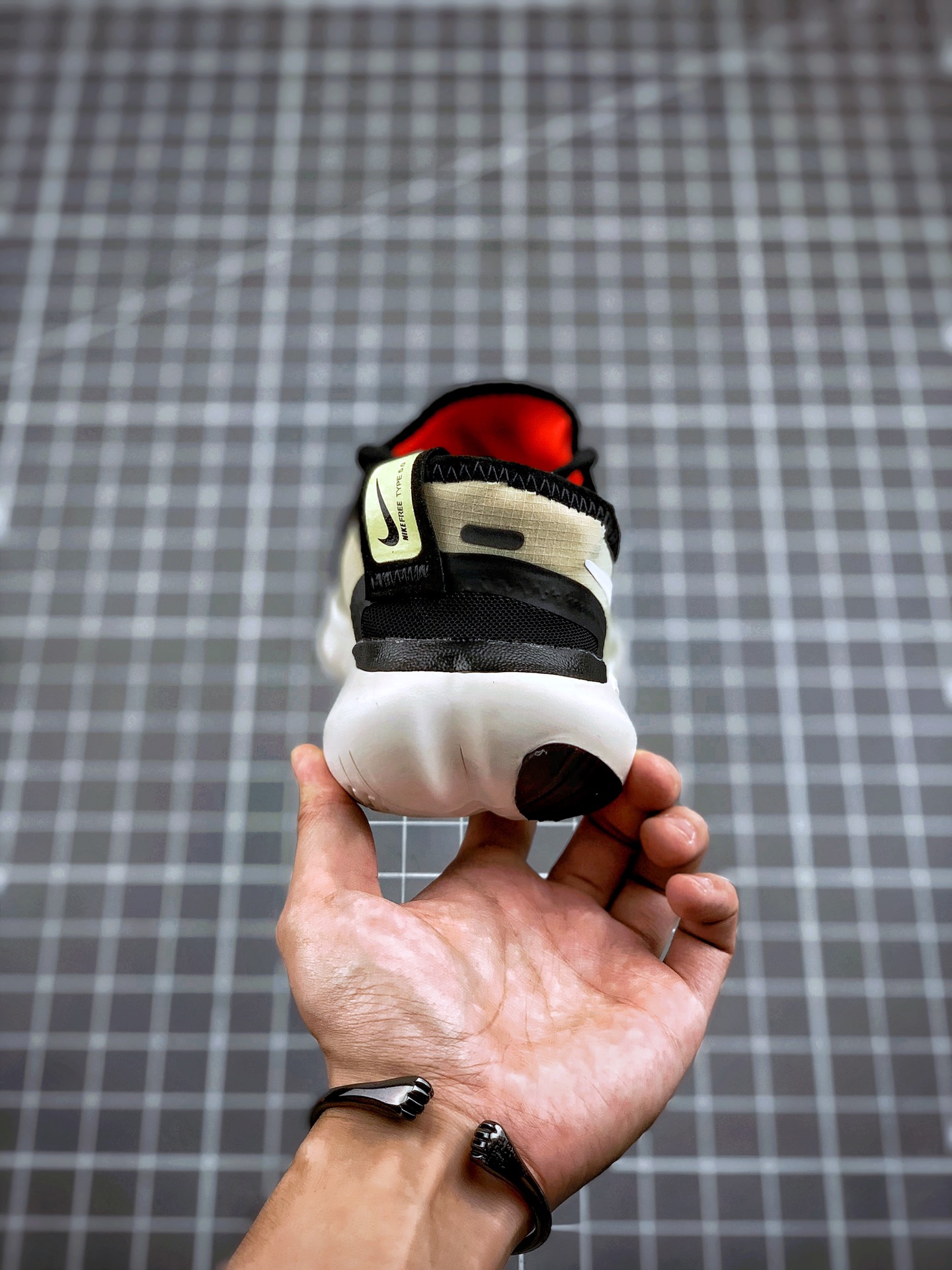 160  NIKE FREE RN 黑白 2020款  赤足轻便跑鞋 黑卡其CI9921-400