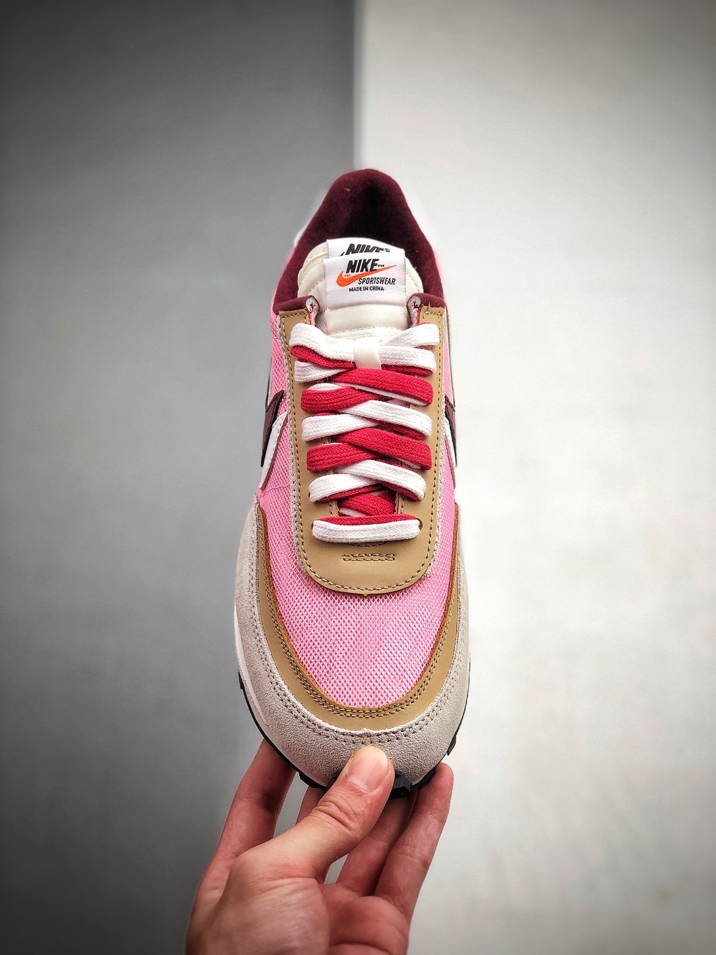 210 日式解构美学SACAI联名 × NIKE LDV Waffle重叠设计前卫华夫变形休闲慢跑鞋货号：BV0073-500