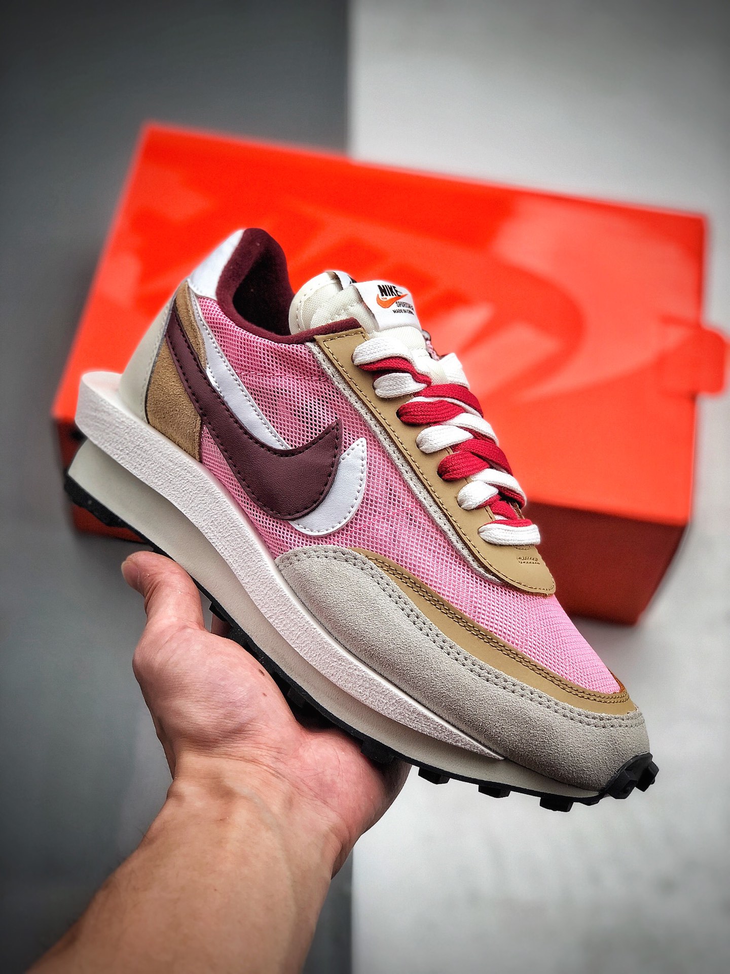 210 日式解构美学SACAI联名 × NIKE LDV Waffle重叠设计前卫华夫变形休闲慢跑鞋货号：BV0073-500
