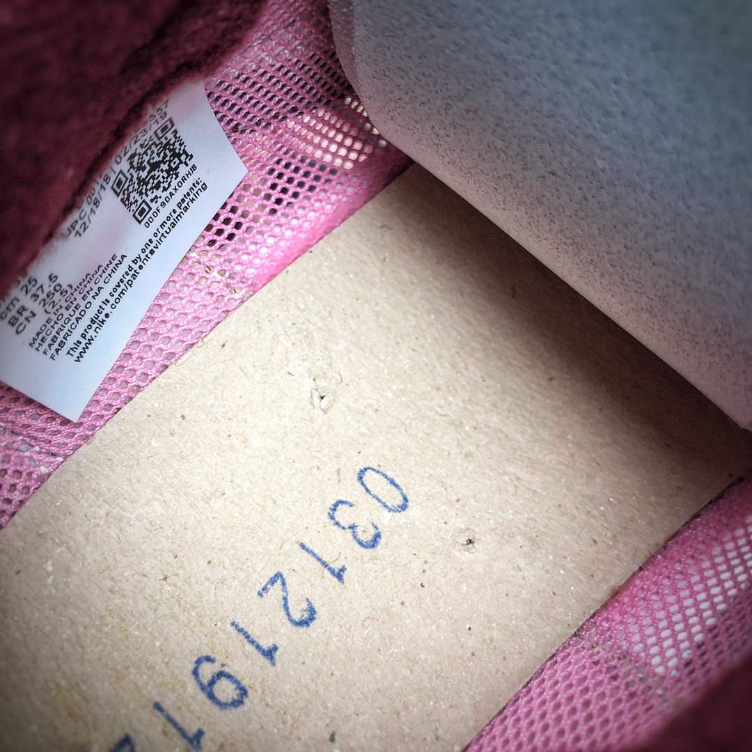210 日式解构美学SACAI联名 × NIKE LDV Waffle重叠设计前卫华夫变形休闲慢跑鞋货号：BV0073-500