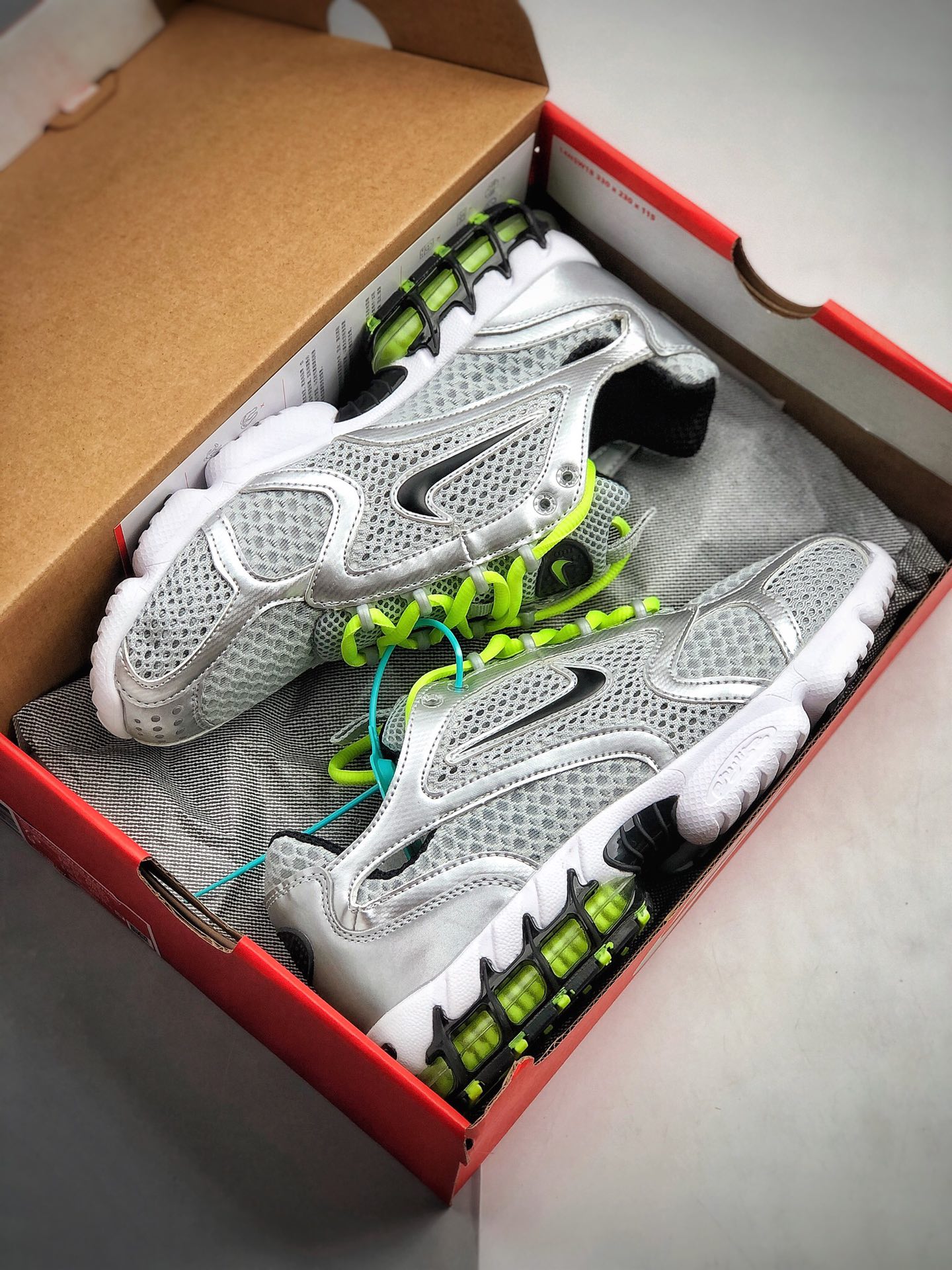 200 公司级美国元祖街头潮牌Stussy x Nike Air Zoom Spiridon Caged 2斯图西 东牢笼2代系列复古休闲运动慢跑鞋“ 货号： CJ1288-007