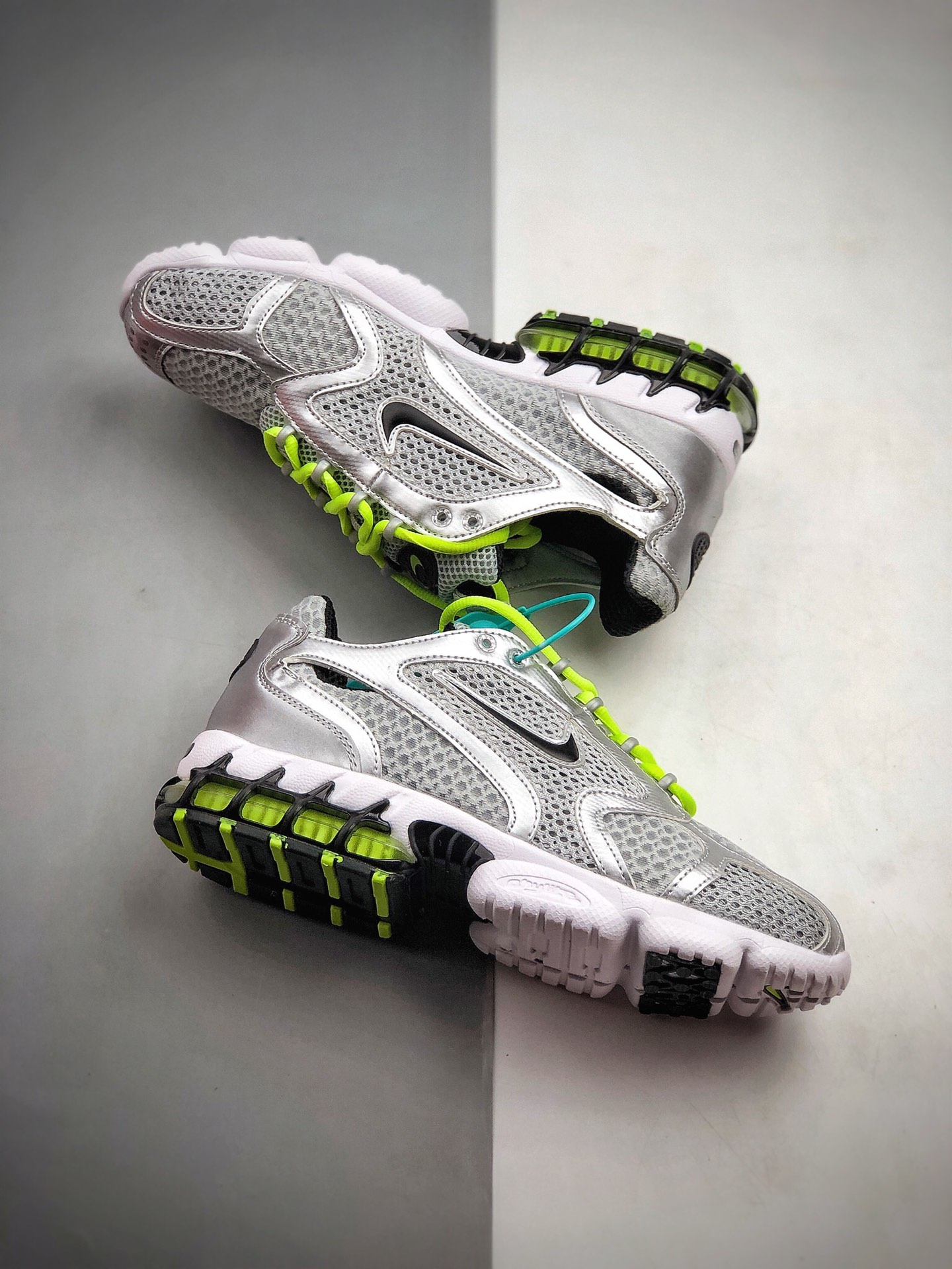 200 公司级美国元祖街头潮牌Stussy x Nike Air Zoom Spiridon Caged 2斯图西 东牢笼2代系列复古休闲运动慢跑鞋“ 货号： CJ1288-007