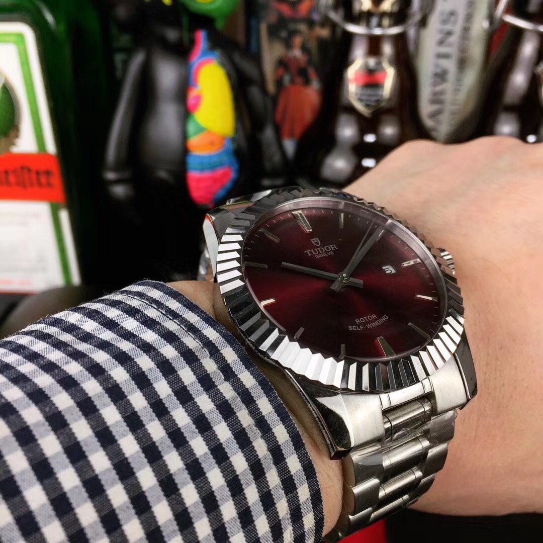 Tudor 系列 尺寸：40mm 三维镀膜玻璃 精钢表带•原装扣 帝陀 全新演绎